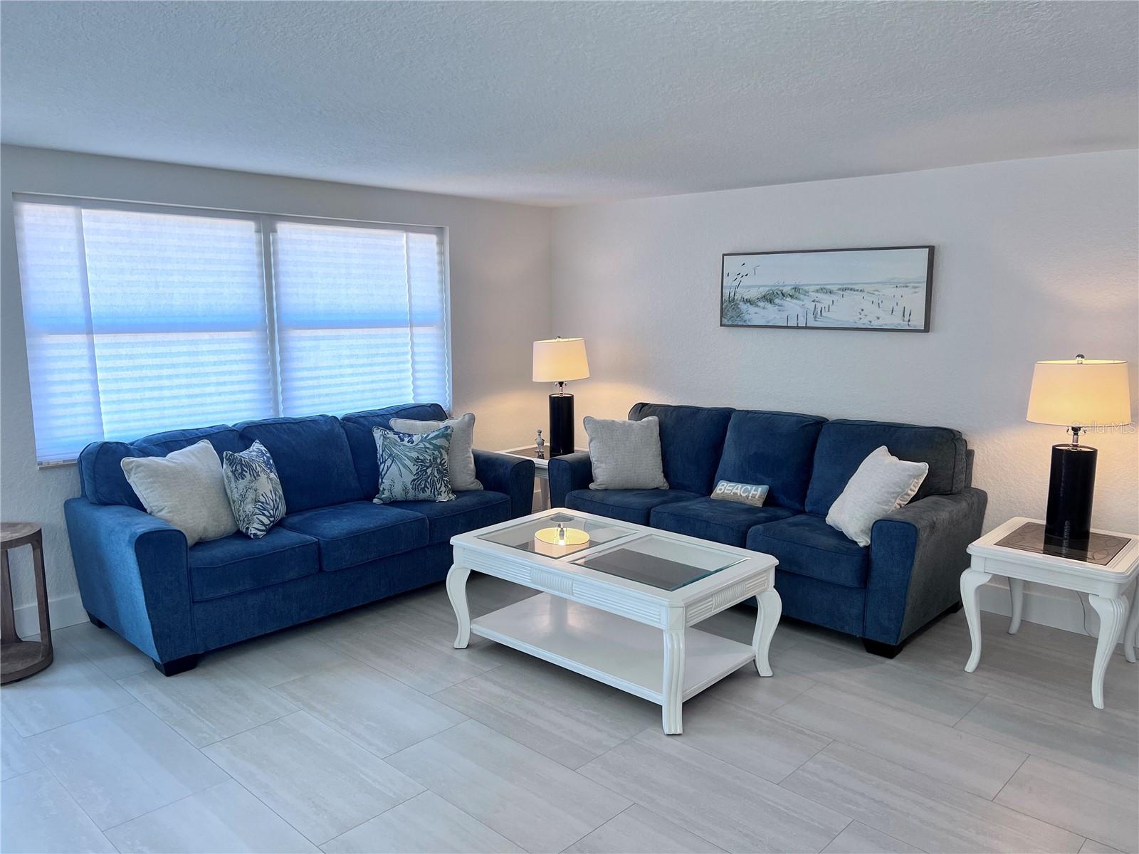 Image 2 of 18 For 6154 Midnight Pass Road B06