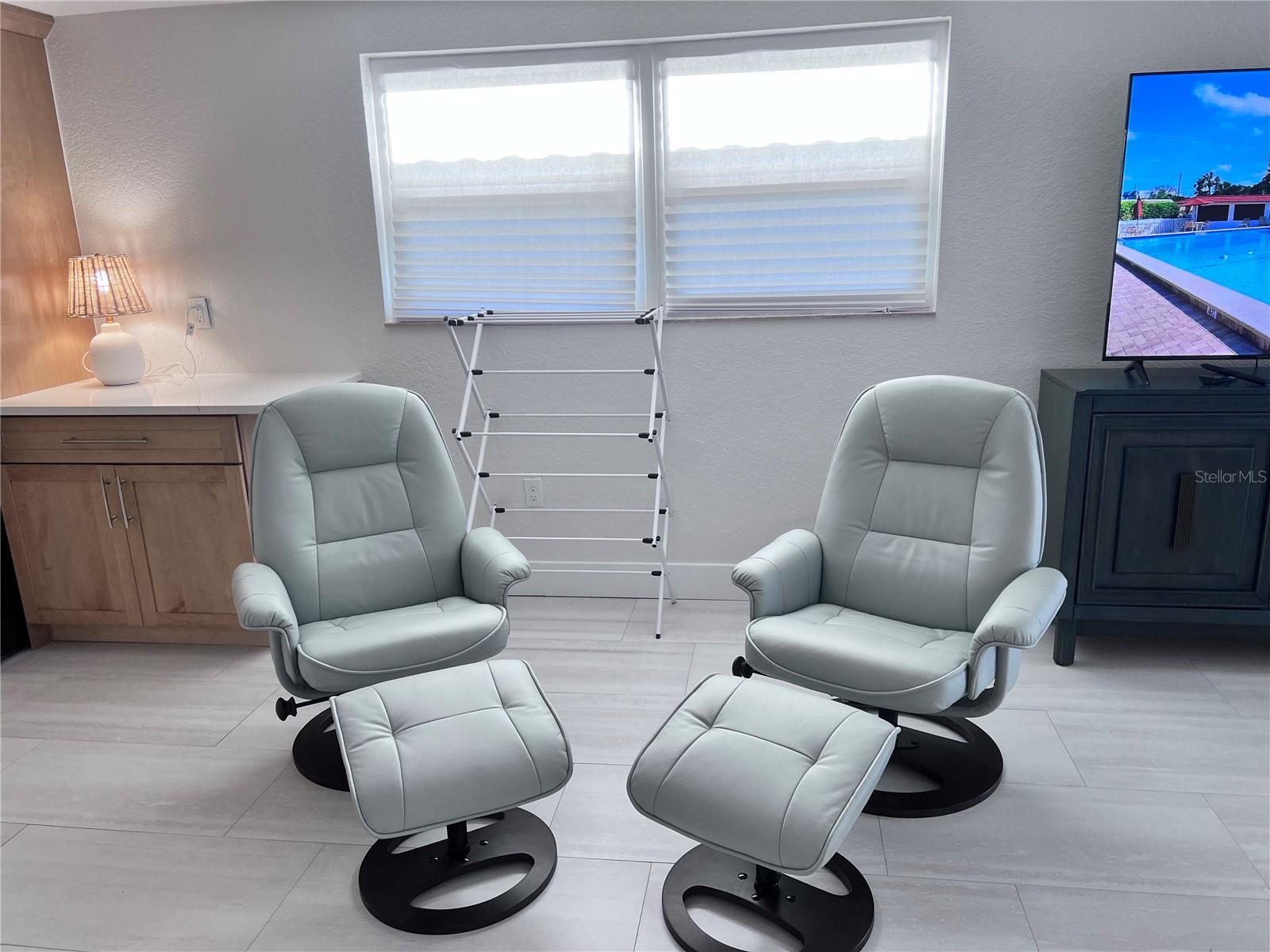 Image 8 of 18 For 6154 Midnight Pass Road B06