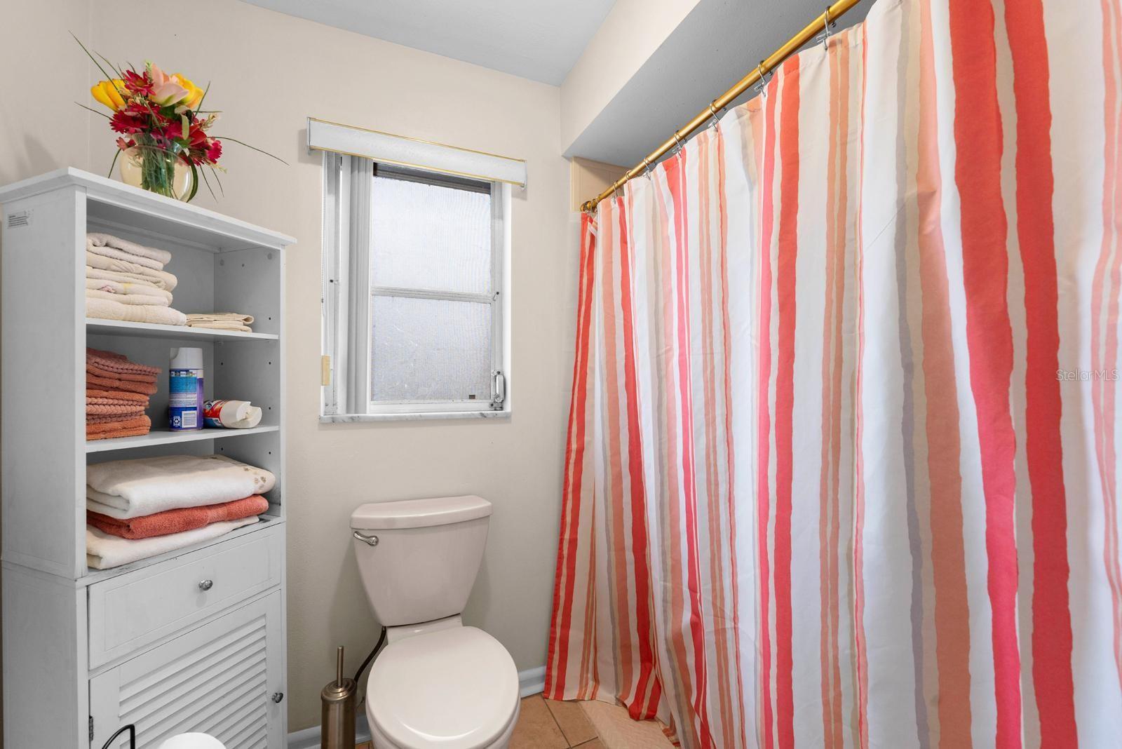 Listing photo id 10 for 13941 Kimberly Drive