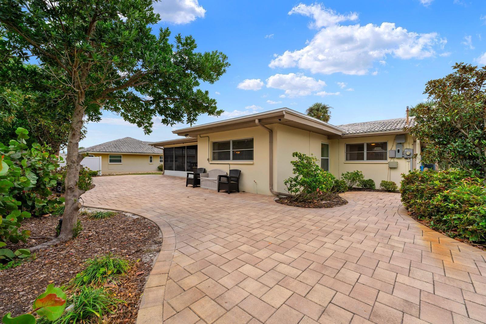 Listing photo id 16 for 13941 Kimberly Drive