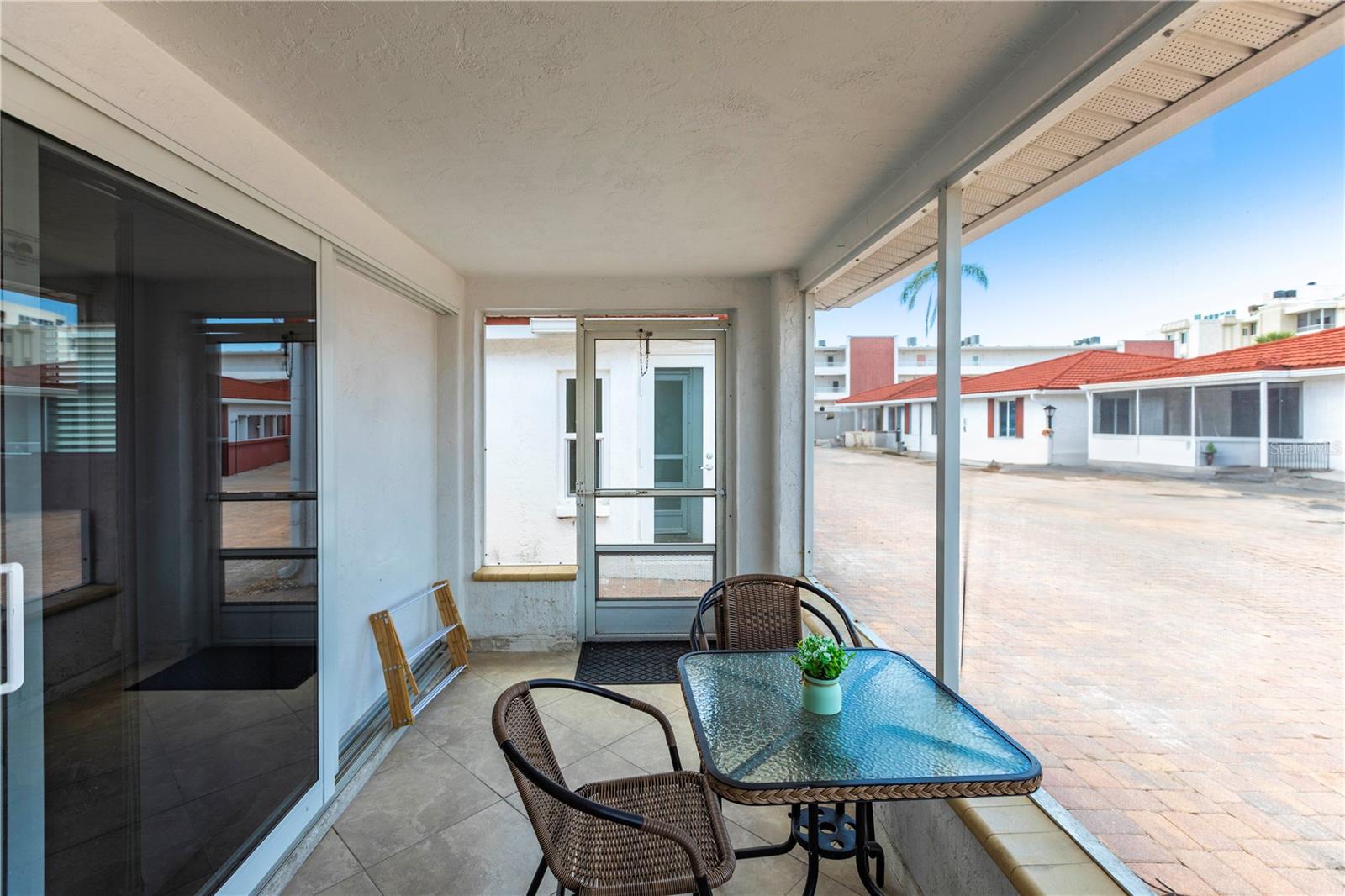 Image 18 of 23 For 6154 Midnight Pass Road D15