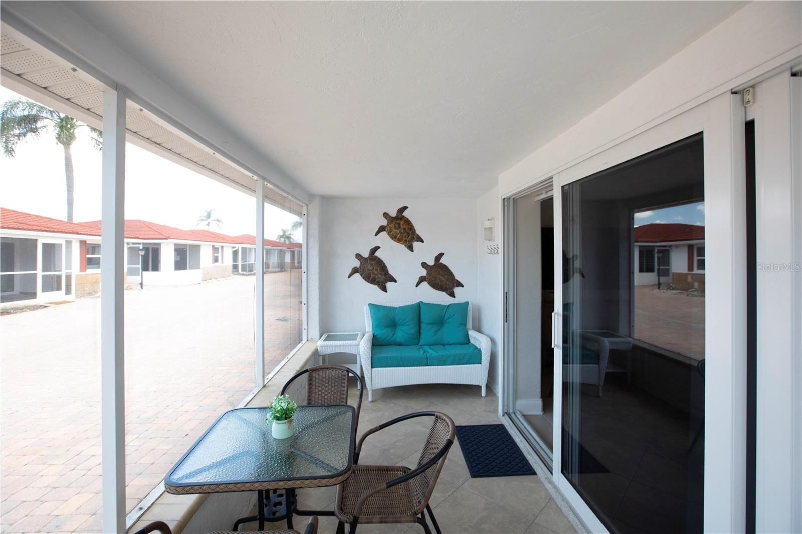 Image 19 of 23 For 6154 Midnight Pass Road D15