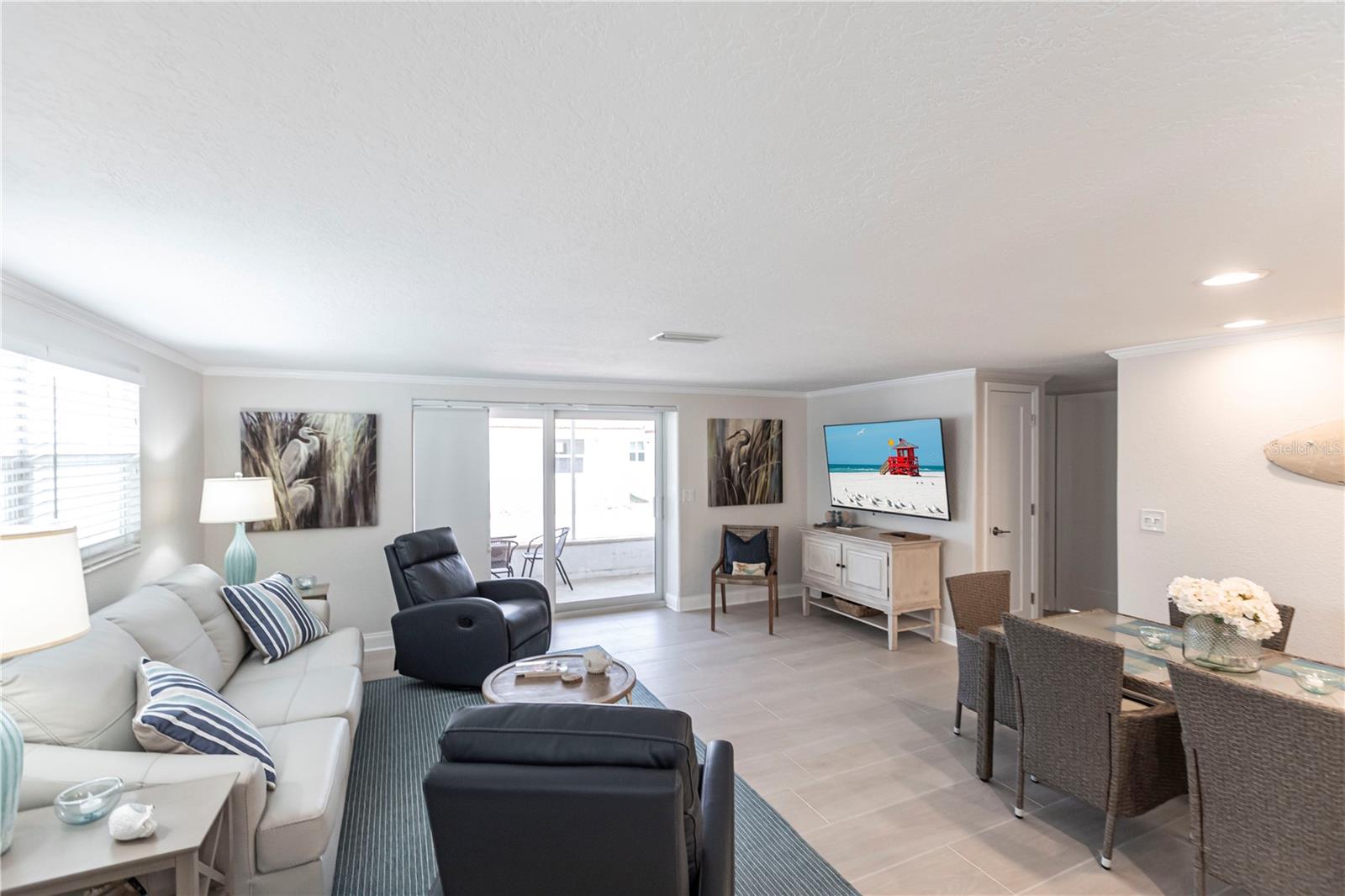 Image 2 of 23 For 6154 Midnight Pass Road D15