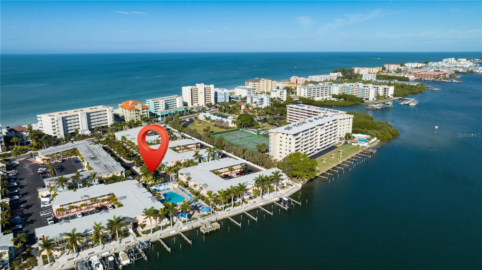 Image 20 of 37 For 19417 Gulf Boulevard A-108