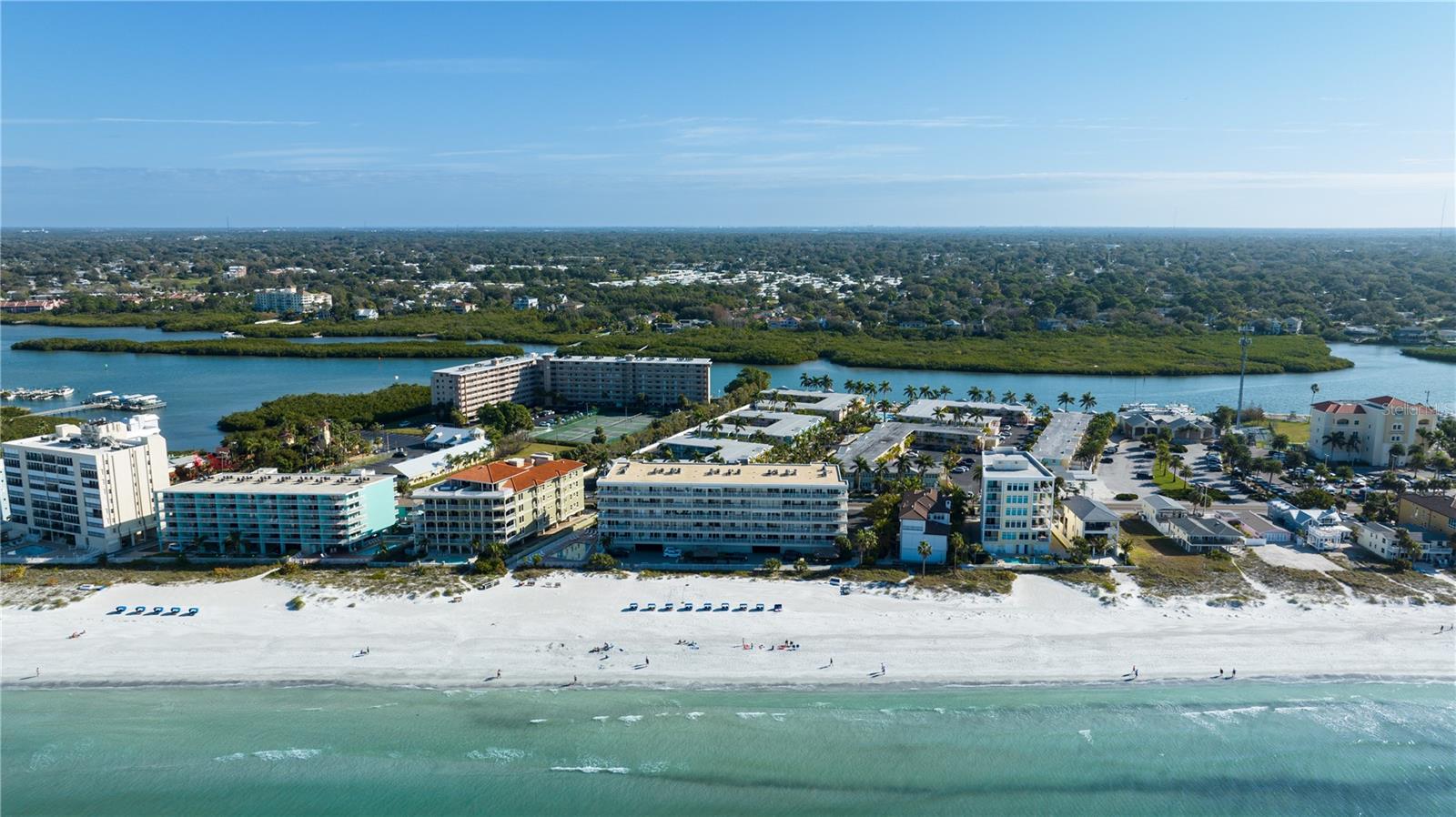 Image 28 of 37 For 19417 Gulf Boulevard A-108