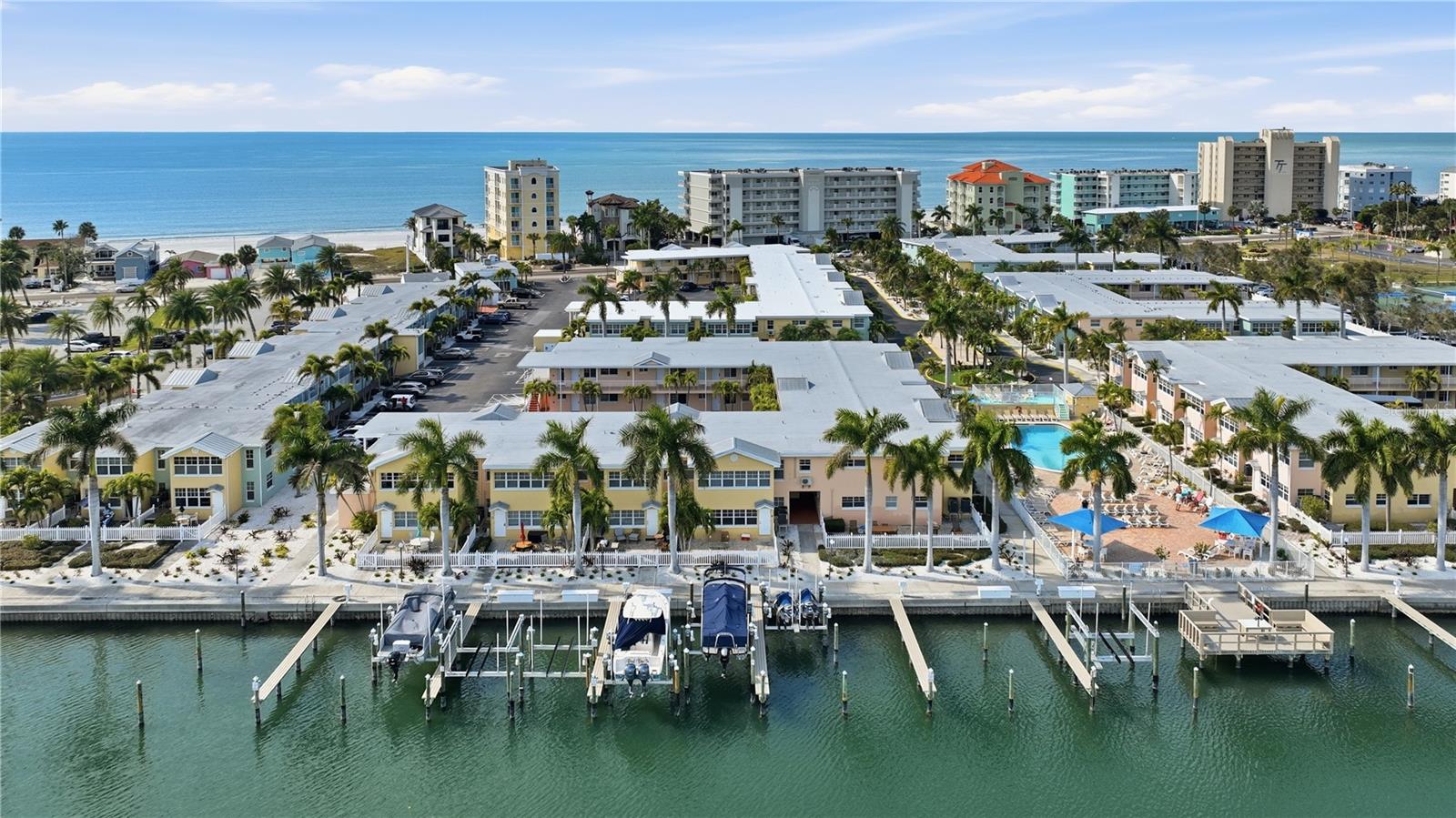 Image 30 of 37 For 19417 Gulf Boulevard A-108