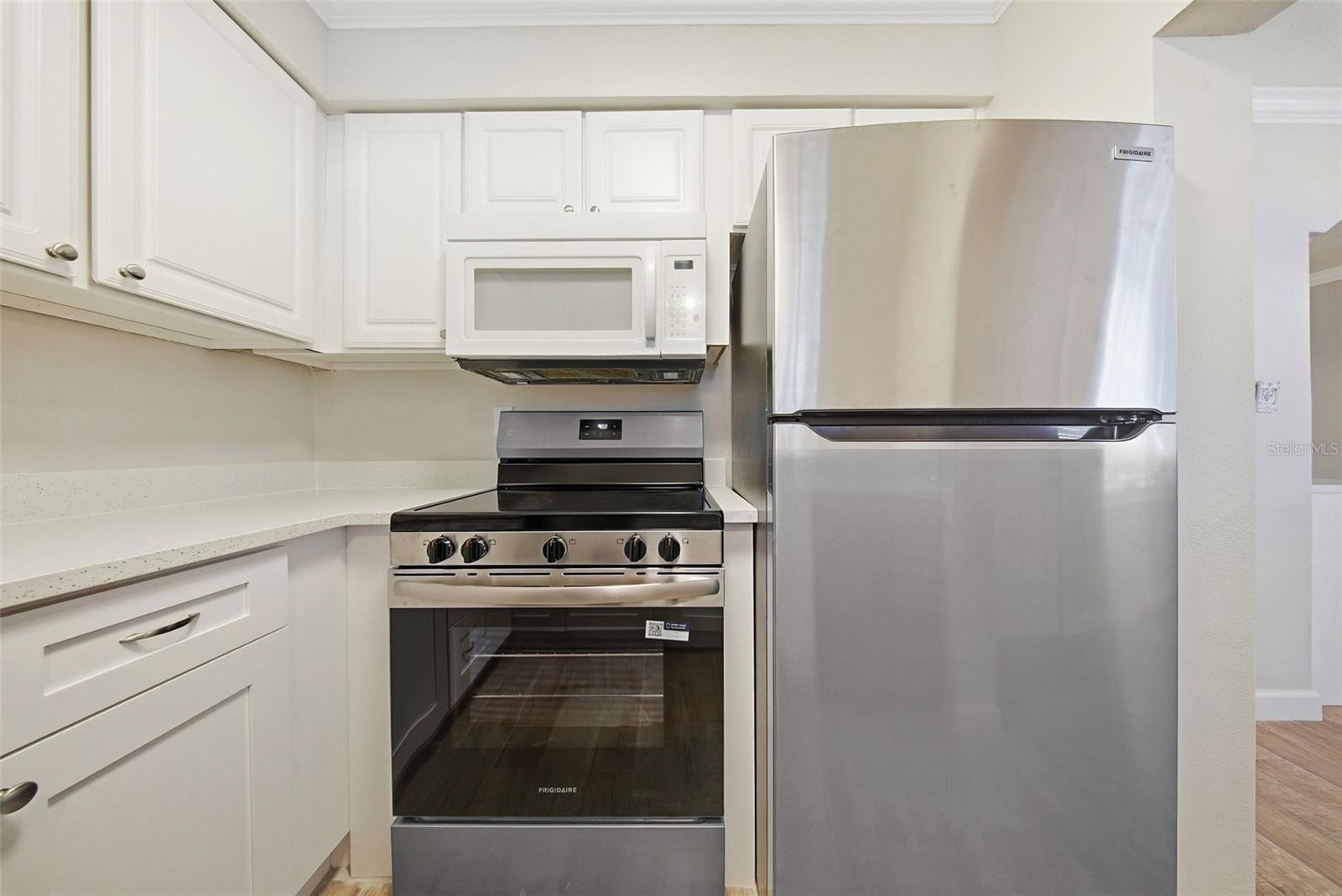 Image 9 of 37 For 19417 Gulf Boulevard A-108