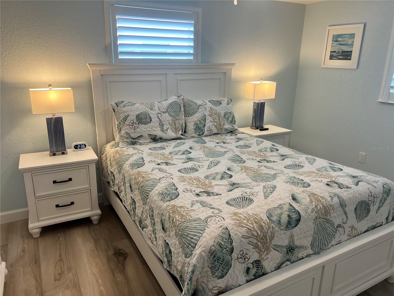 Image 10 of 12 For 6154 Midnight Pass Road D16