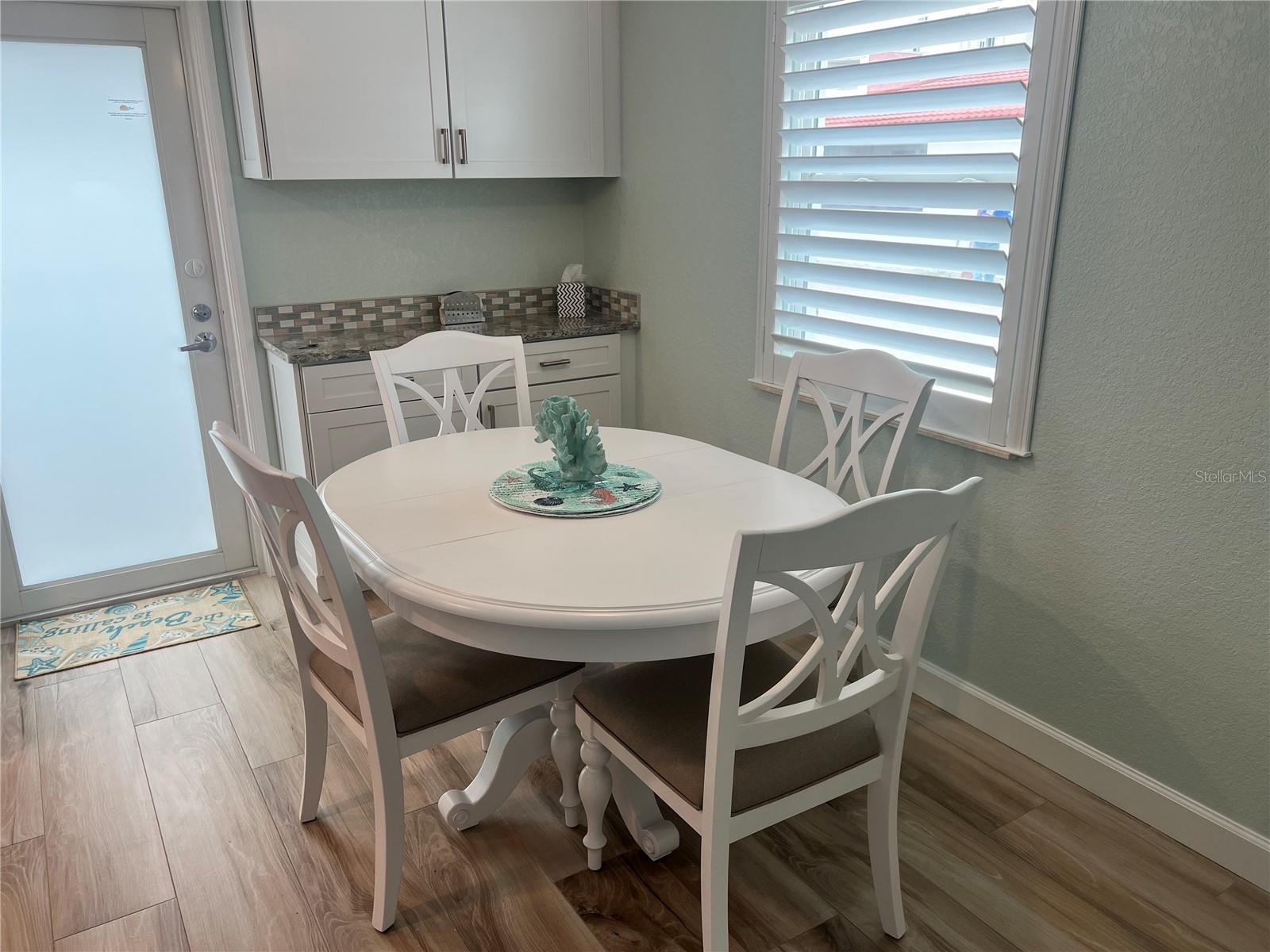 Image 2 of 12 For 6154 Midnight Pass Road D16