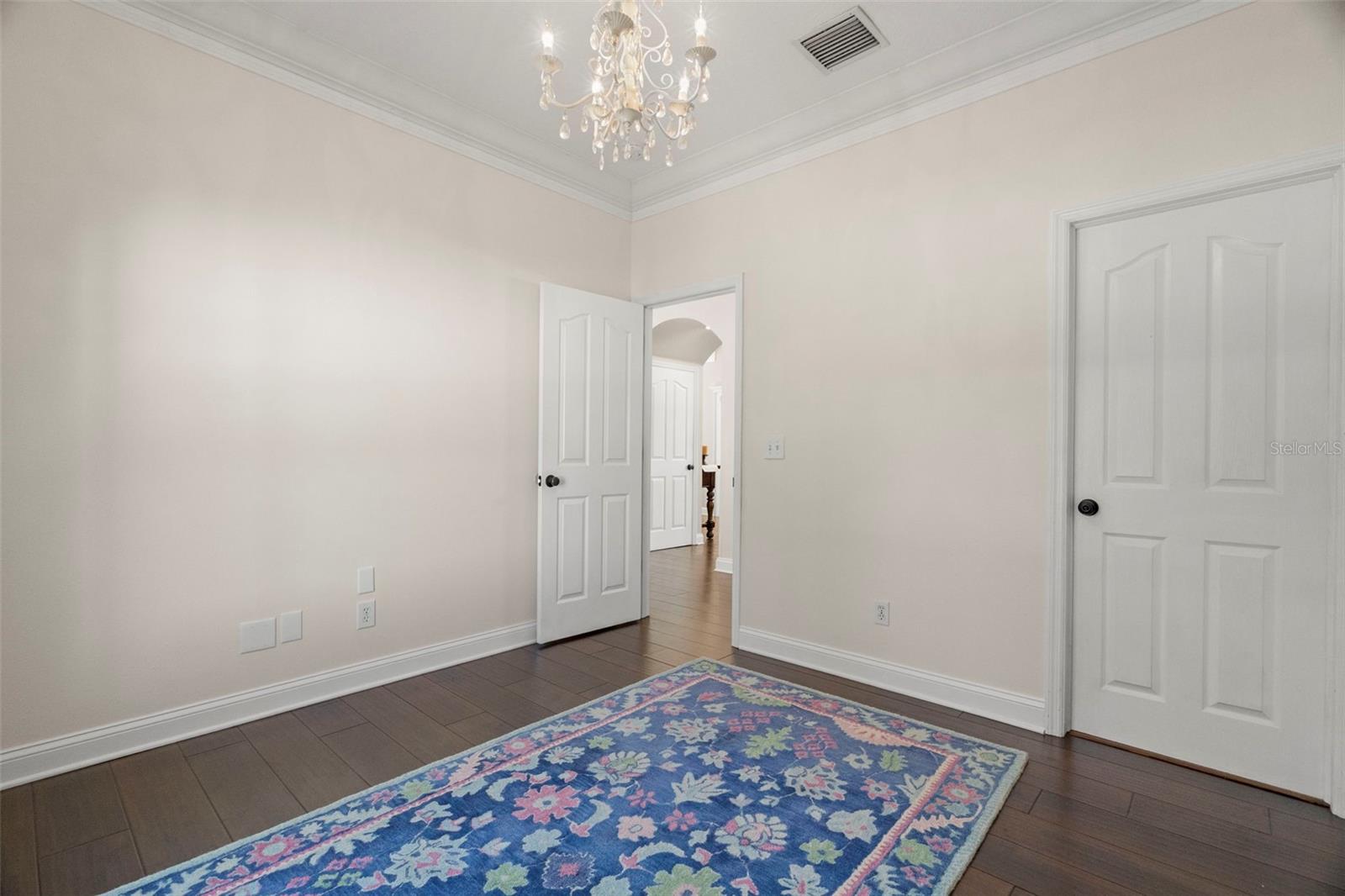 Listing photo id 22 for 834 Addison Drive Ne