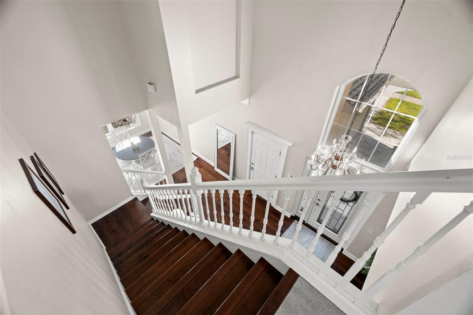 Listing photo id 24 for 834 Addison Drive Ne