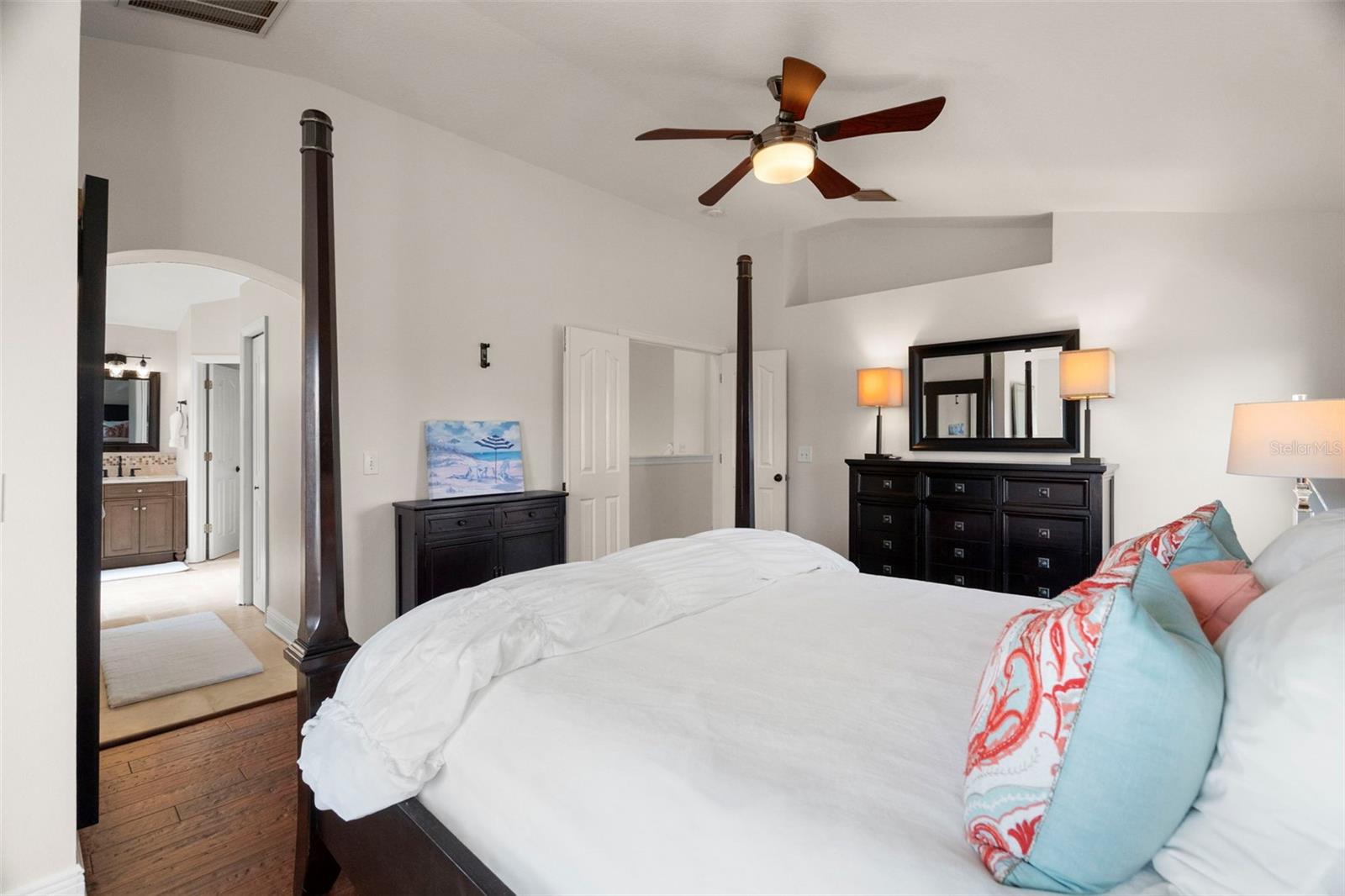 Listing photo id 32 for 834 Addison Drive Ne