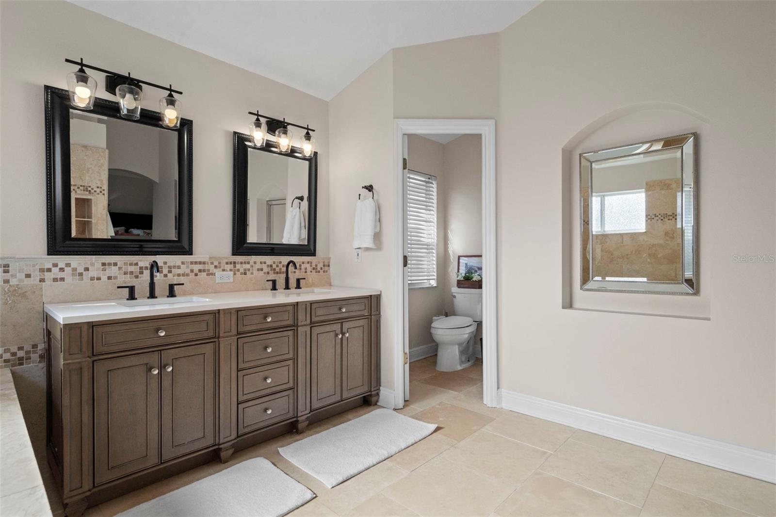 Listing photo id 34 for 834 Addison Drive Ne