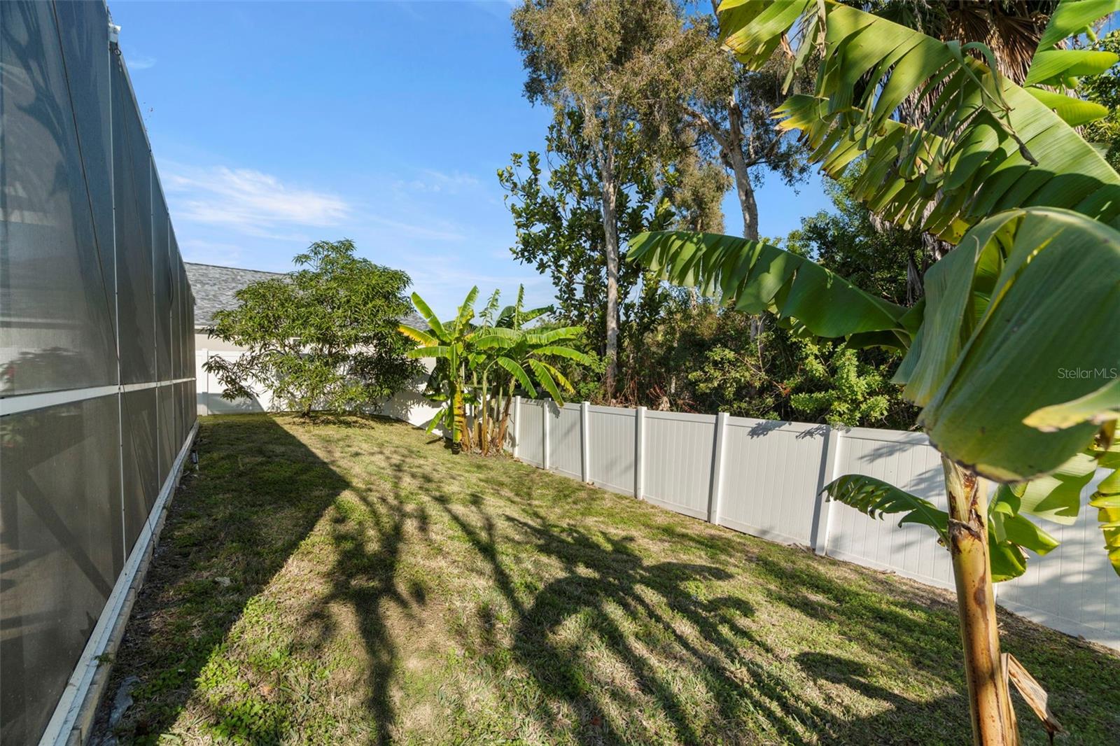 Listing photo id 38 for 834 Addison Drive Ne