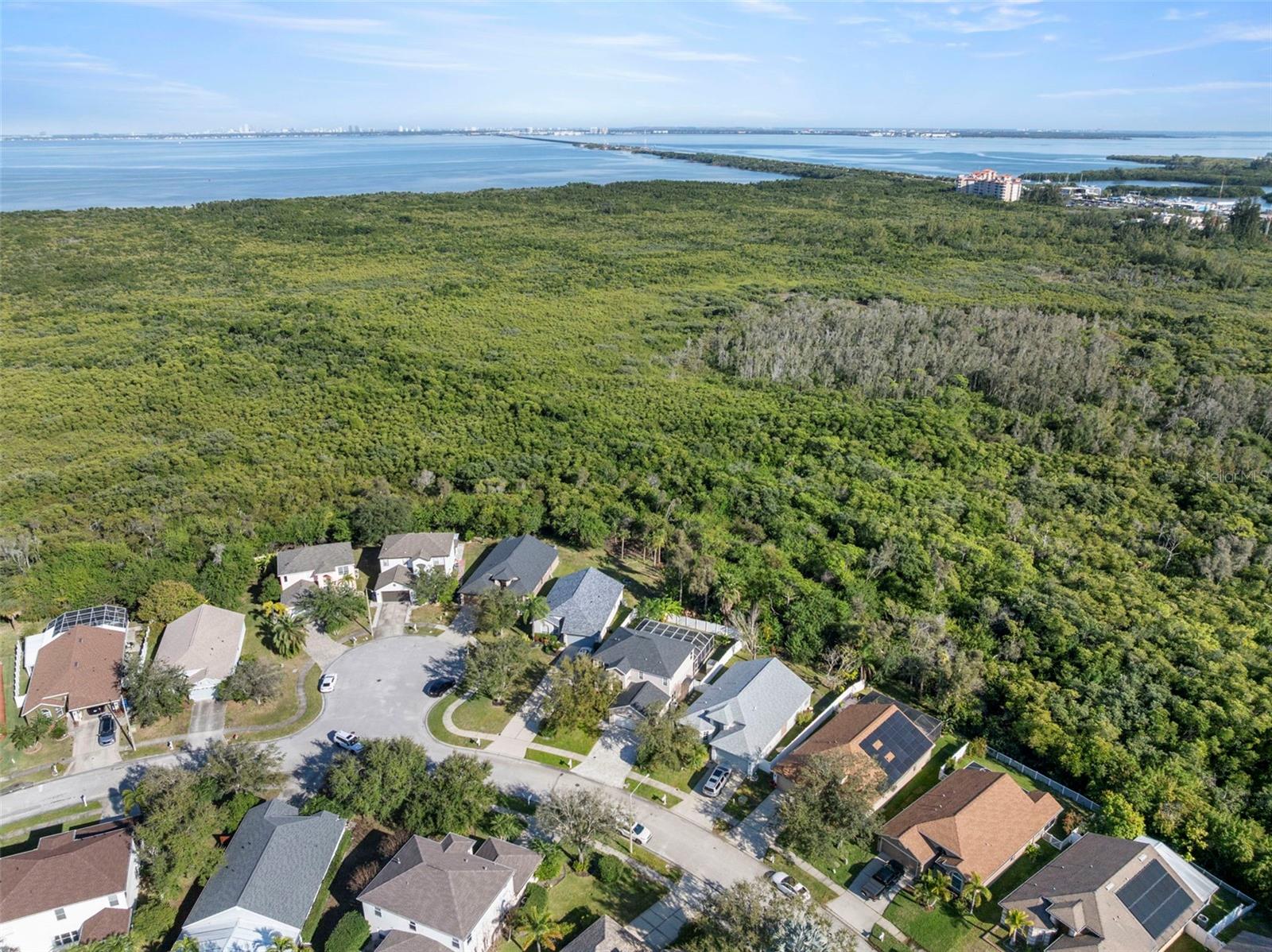 Listing photo id 39 for 834 Addison Drive Ne