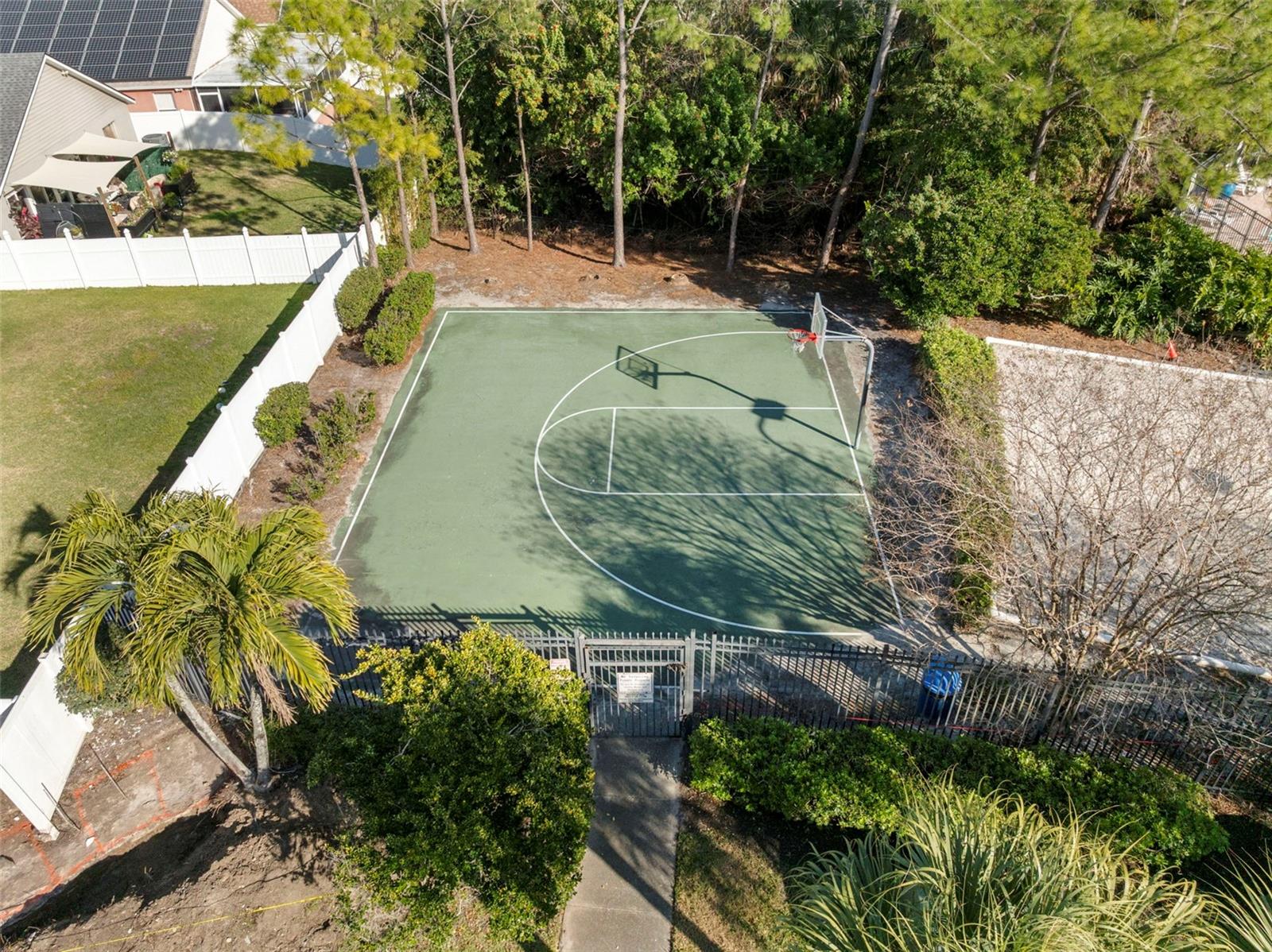 Listing photo id 44 for 834 Addison Drive Ne