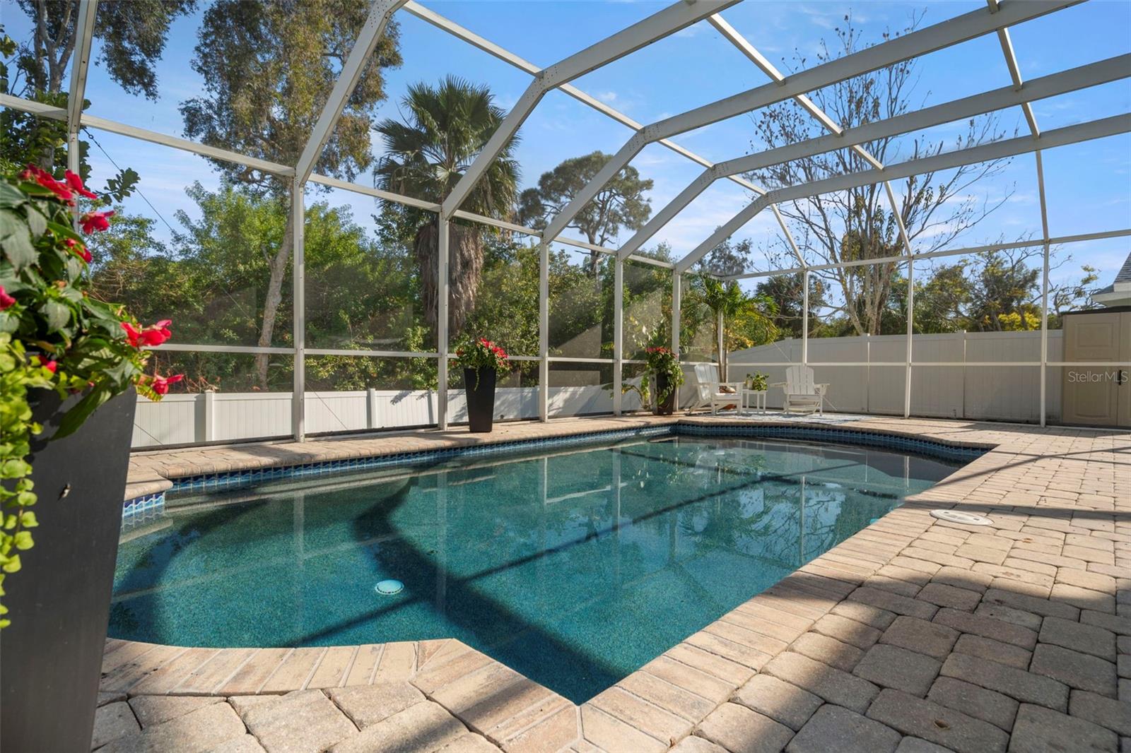 Listing photo id 4 for 834 Addison Drive Ne