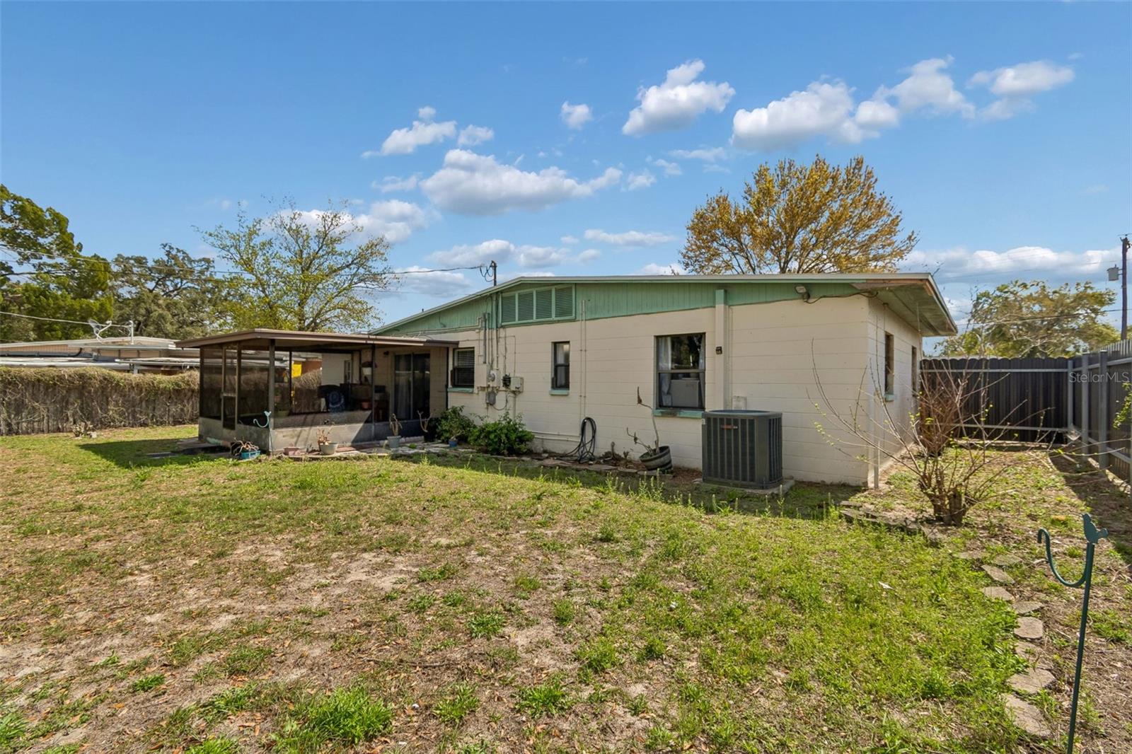 Image 30 of 34 For 203 Linebaugh Avenue