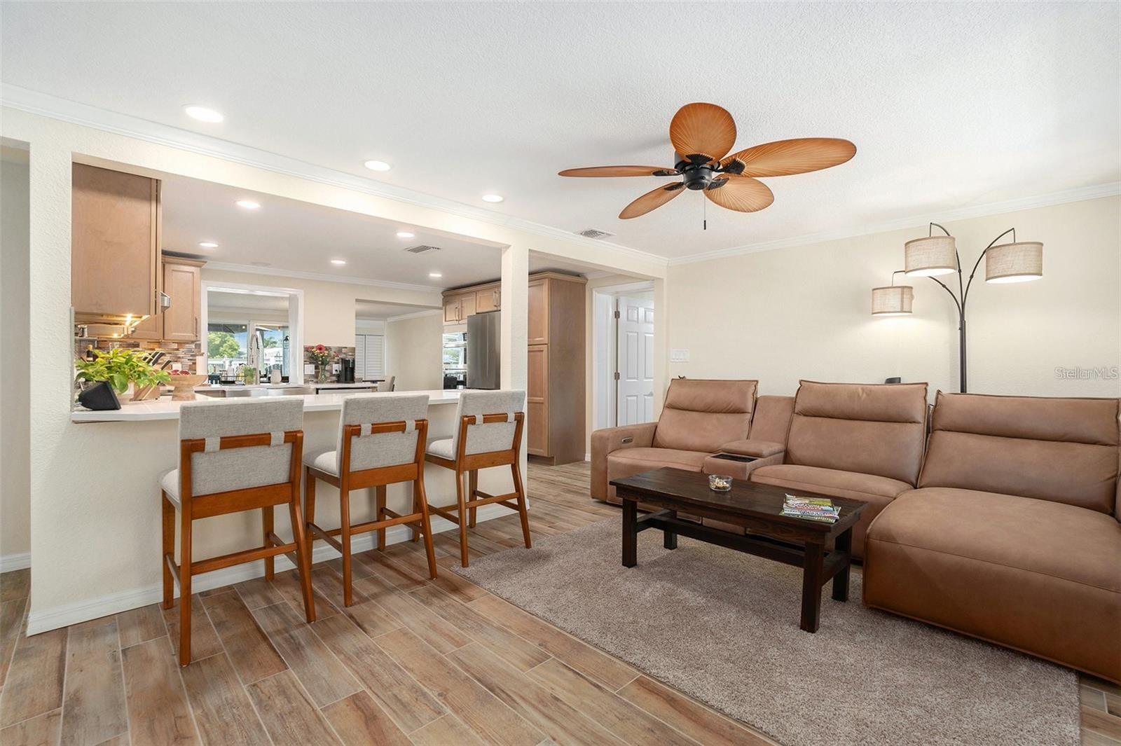 Image 4 of 21 For 13401 Neptune Drive