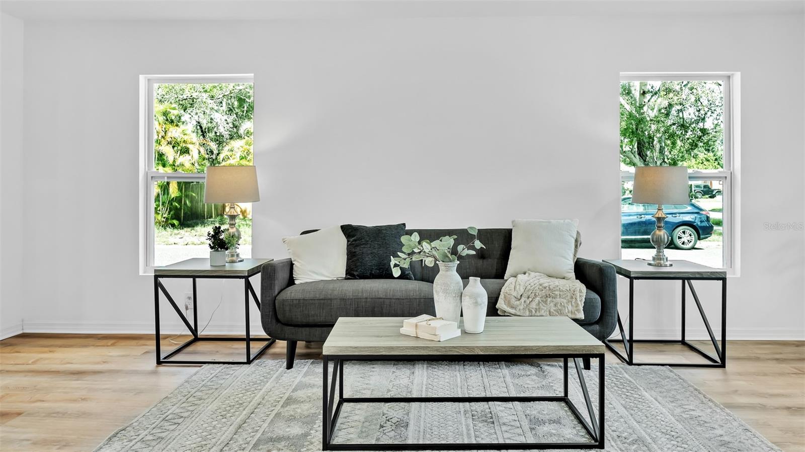 Image 10 of 63 For 4694 Yarmouth Avenue S