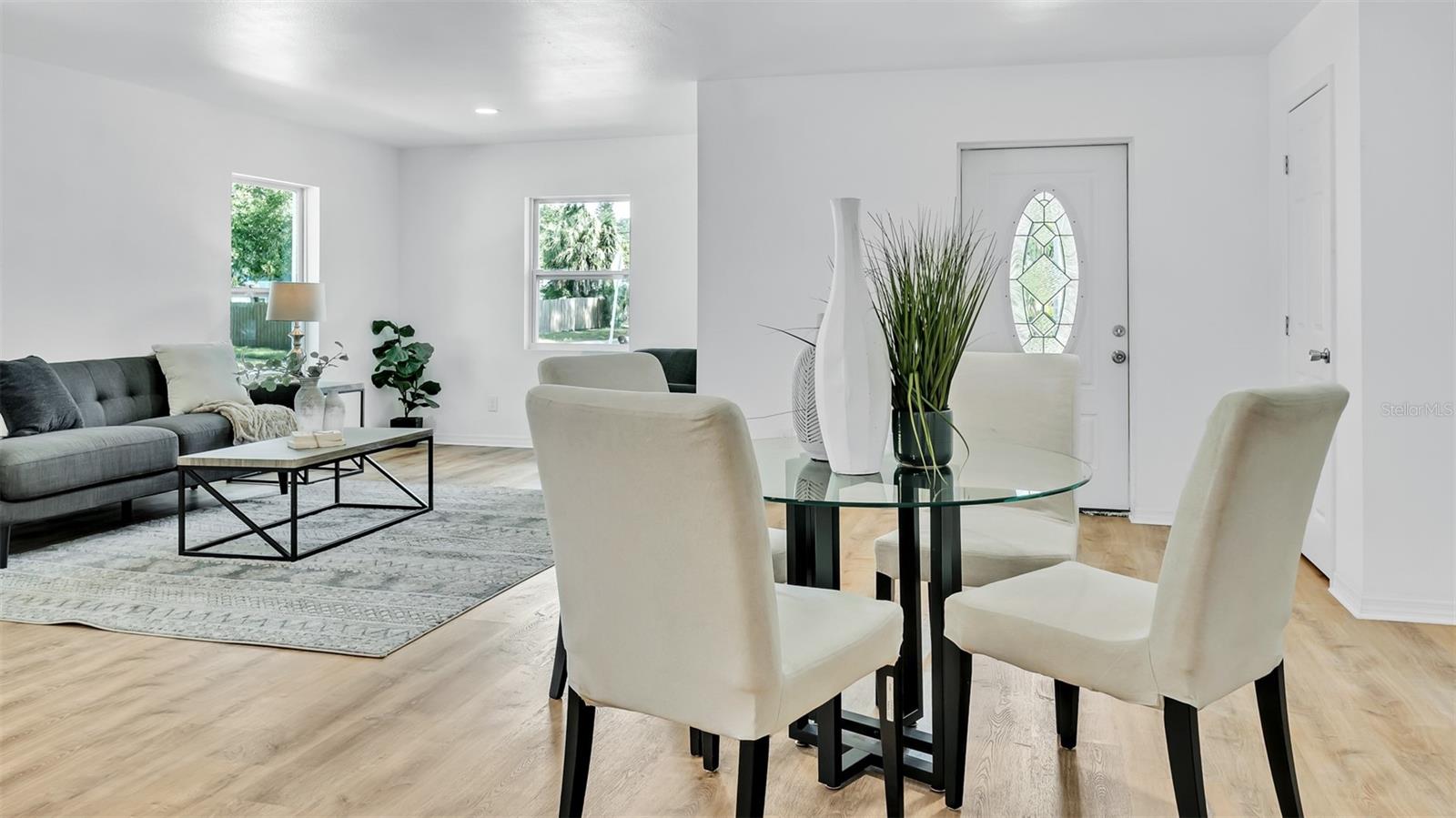 Image 13 of 63 For 4694 Yarmouth Avenue S