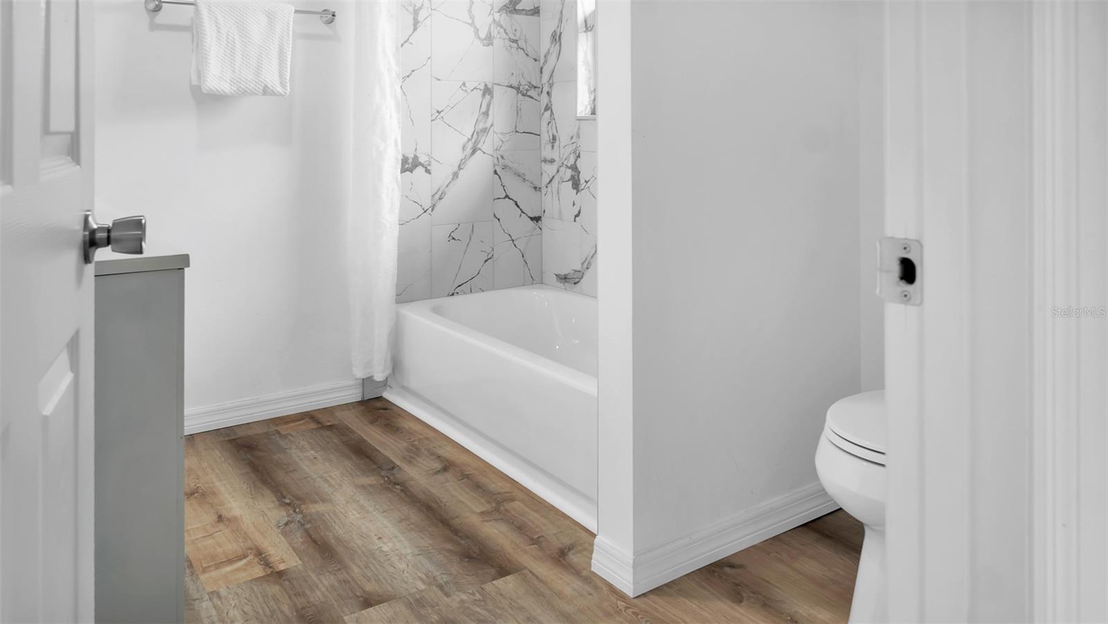 Image 25 of 63 For 4694 Yarmouth Avenue S