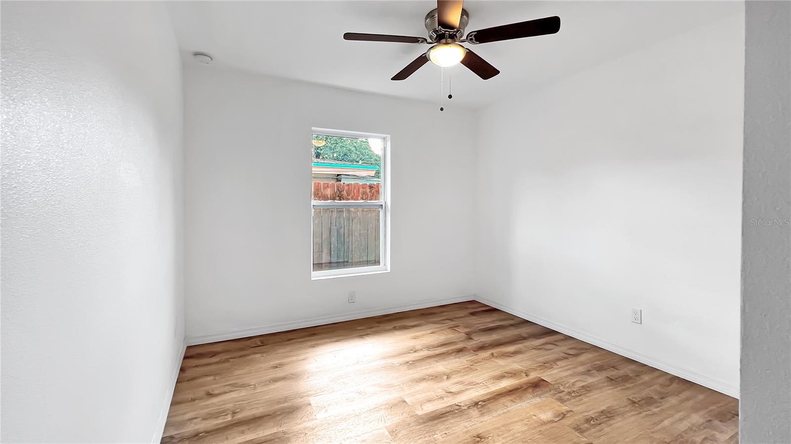 Image 28 of 63 For 4694 Yarmouth Avenue S