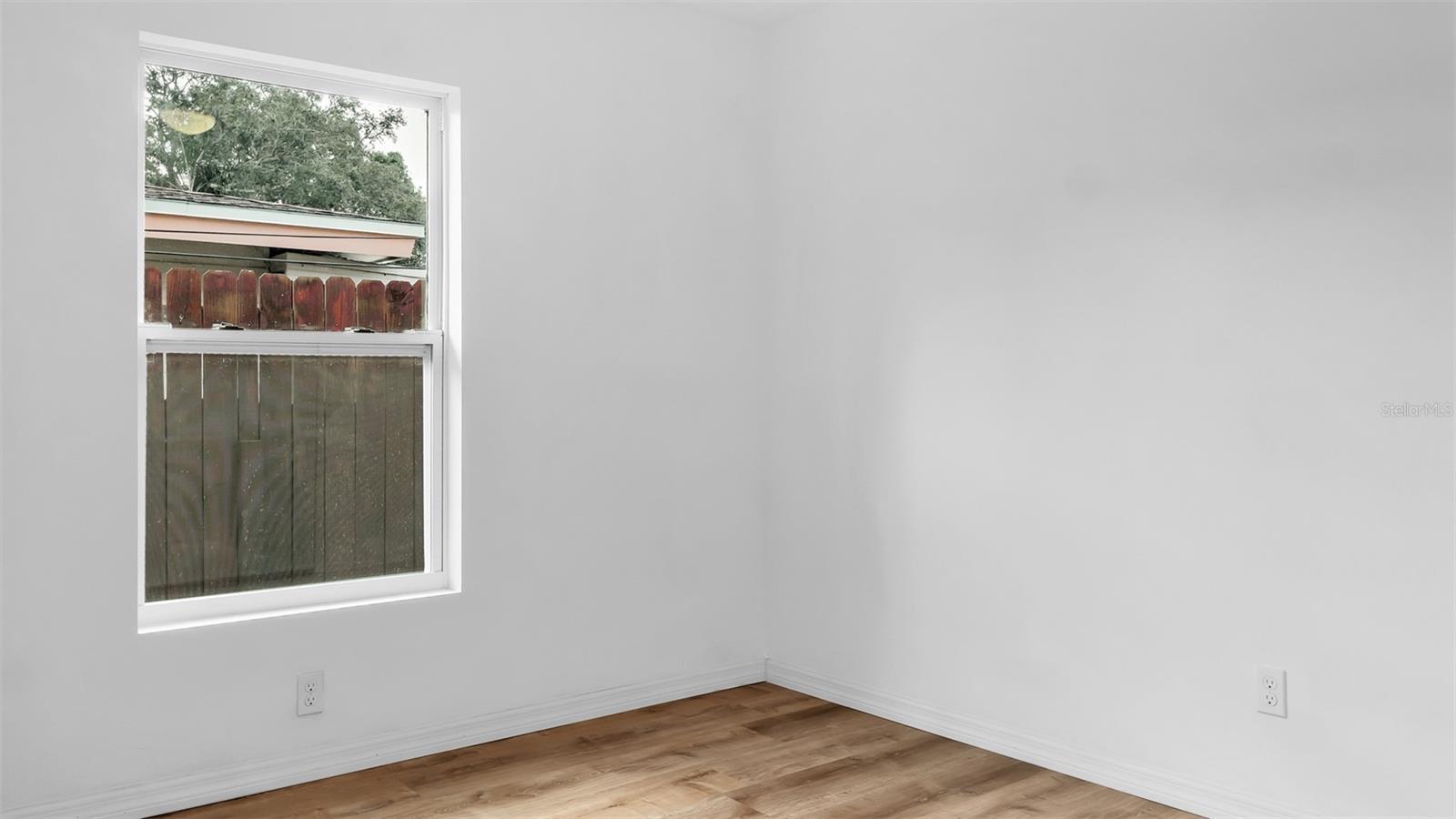 Image 29 of 63 For 4694 Yarmouth Avenue S