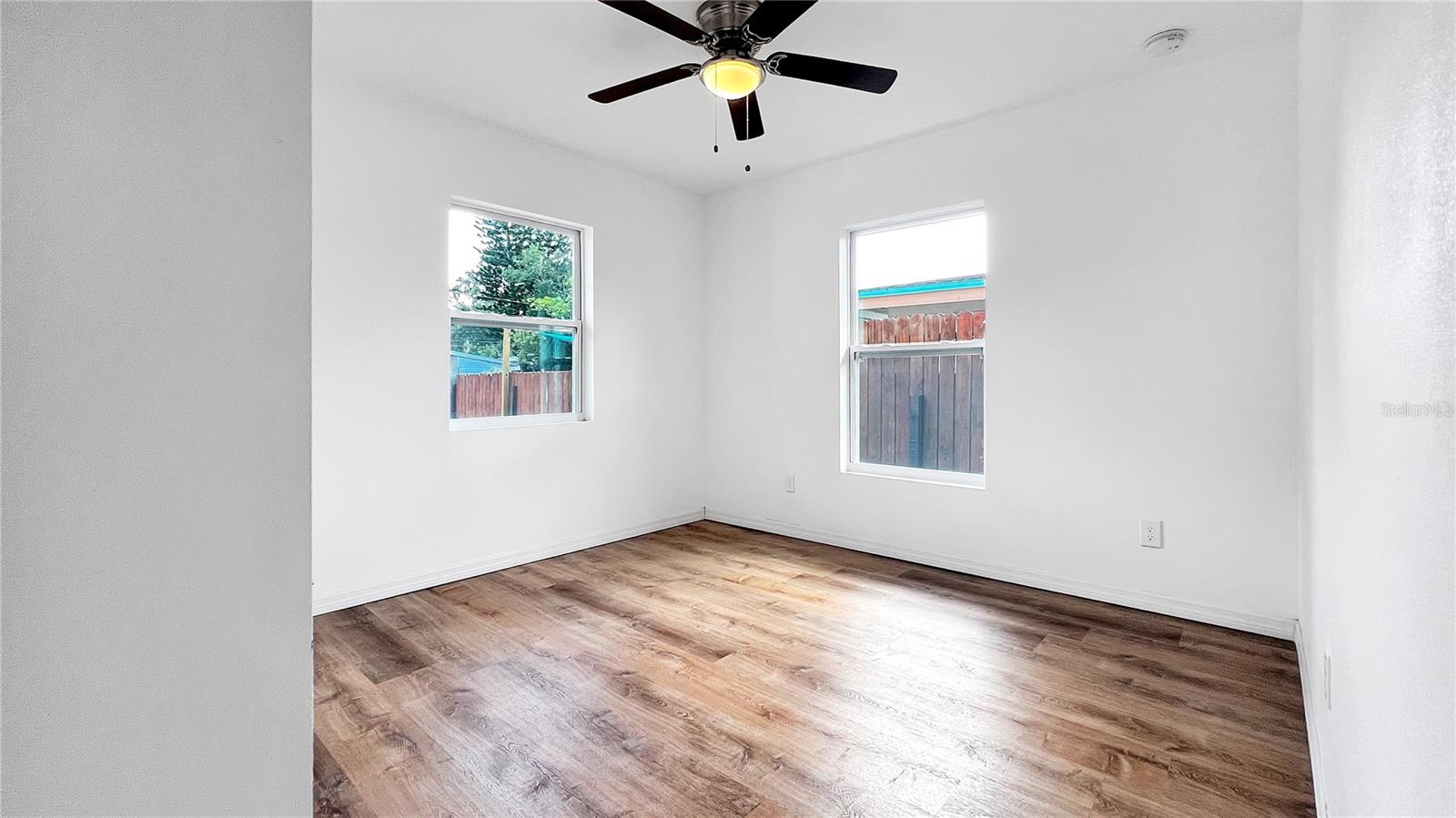 Image 34 of 63 For 4694 Yarmouth Avenue S