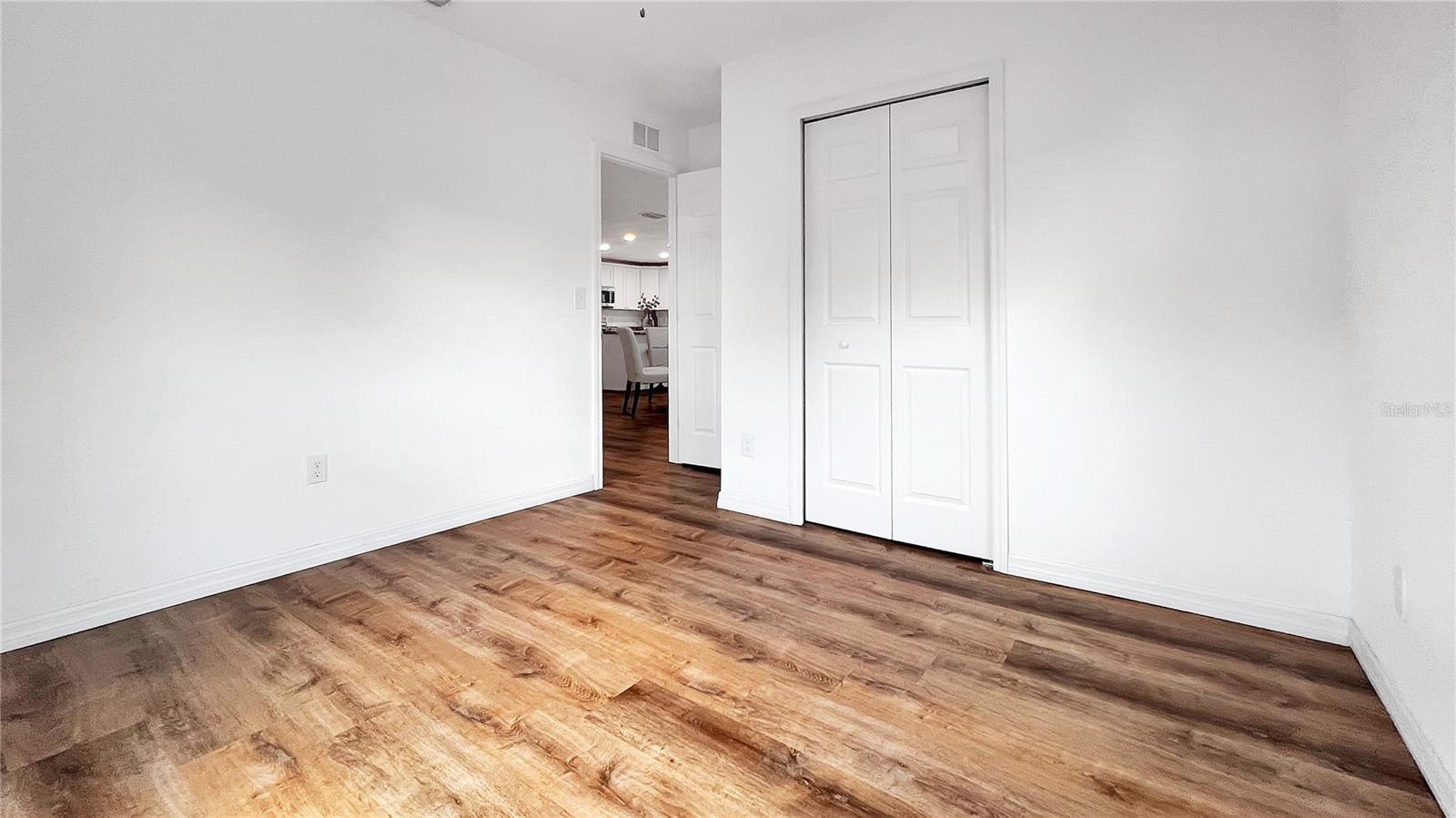 Image 35 of 63 For 4694 Yarmouth Avenue S