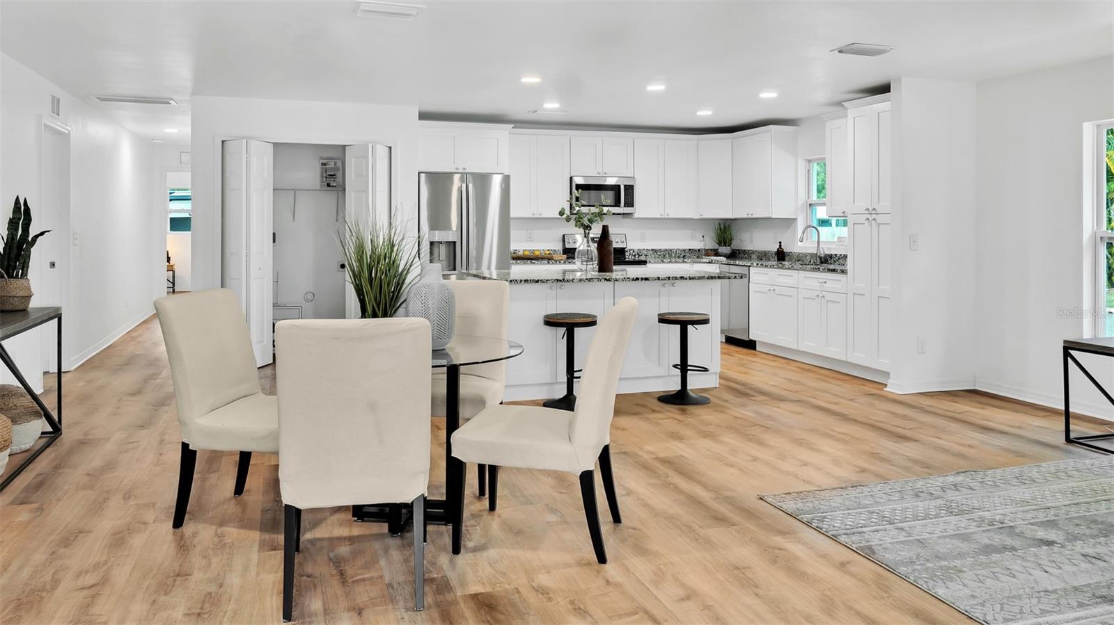 Image 7 of 63 For 4694 Yarmouth Avenue S