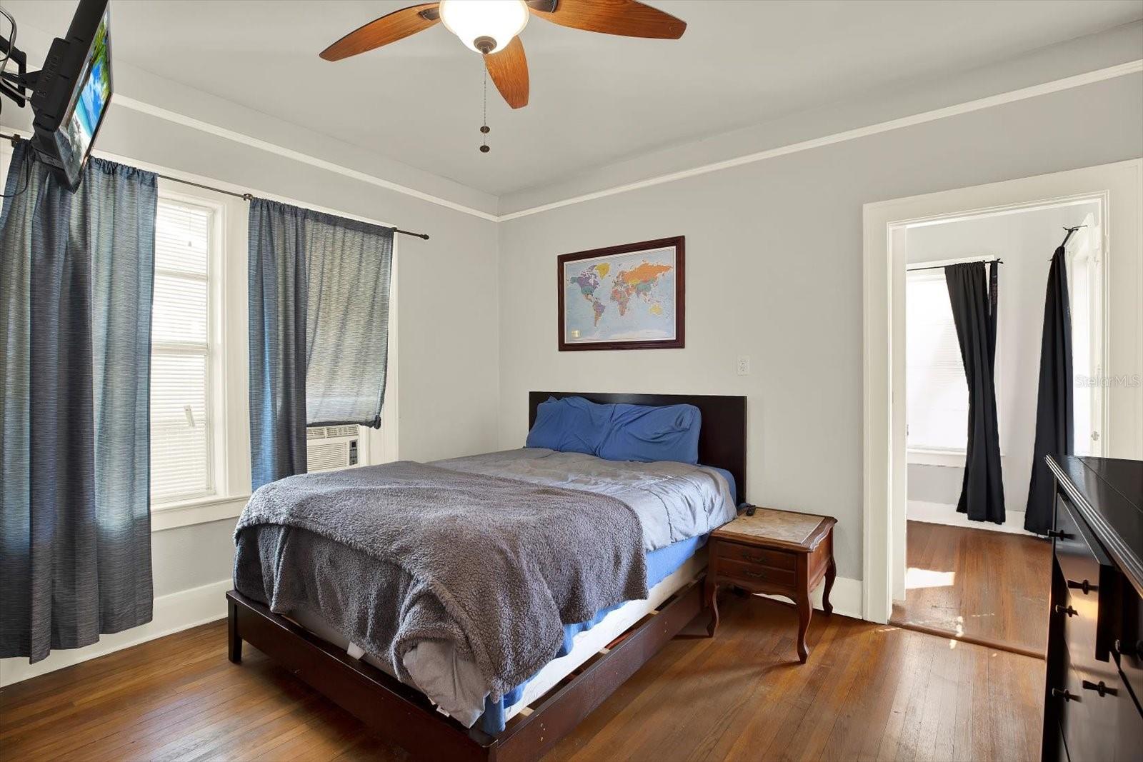 Image 13 of 26 For 1414 Paris Street