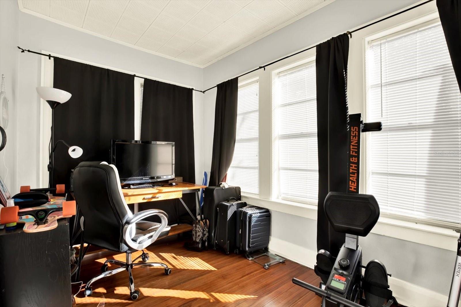 Image 14 of 26 For 1414 Paris Street