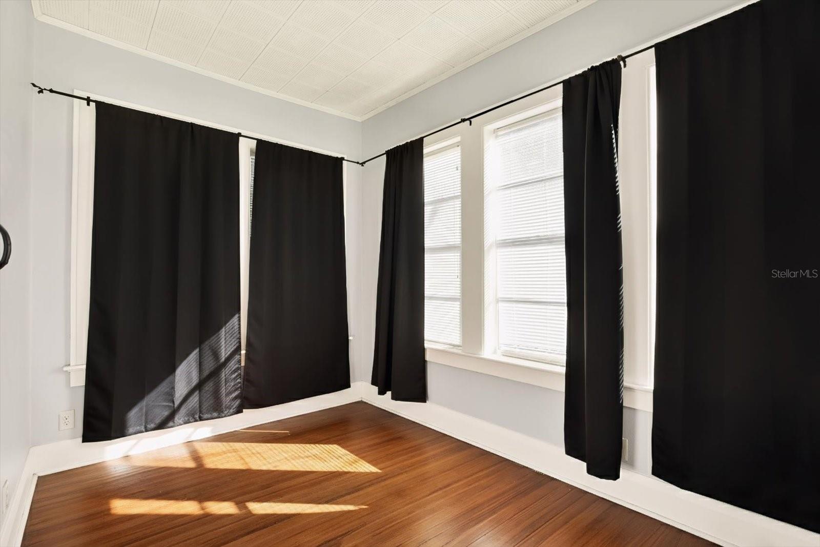 Image 15 of 26 For 1414 Paris Street