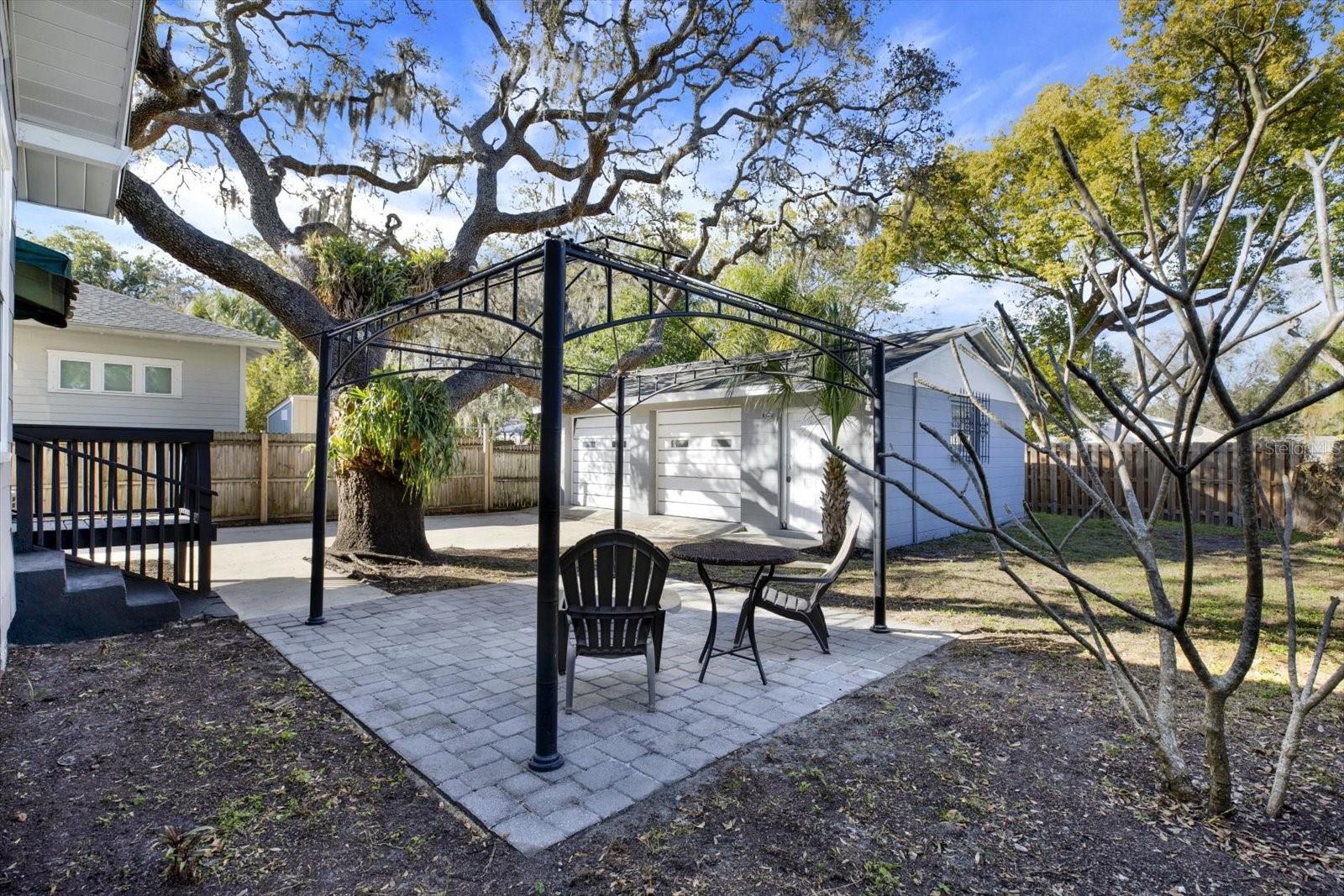 Image 17 of 26 For 1414 Paris Street