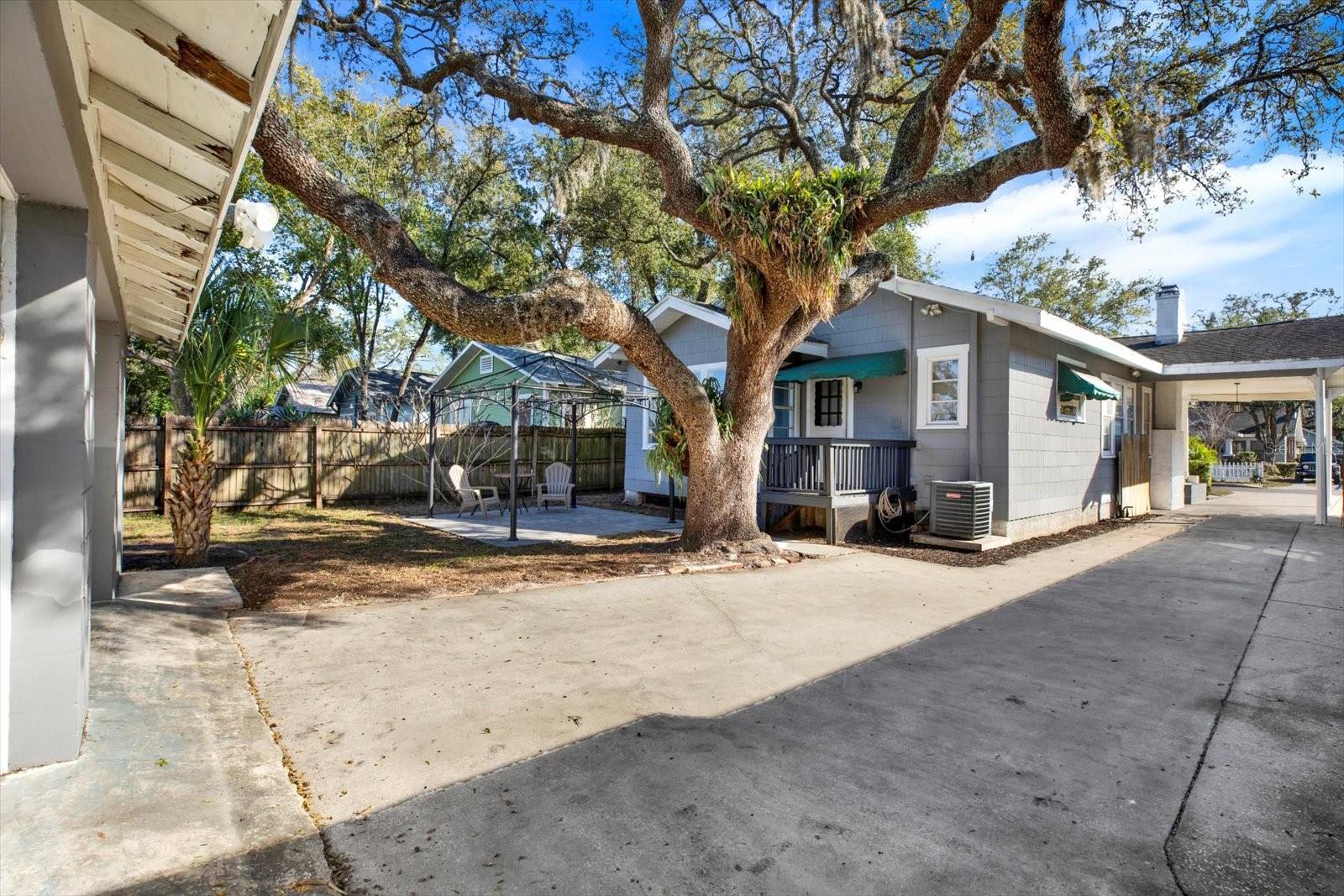 Image 18 of 26 For 1414 Paris Street