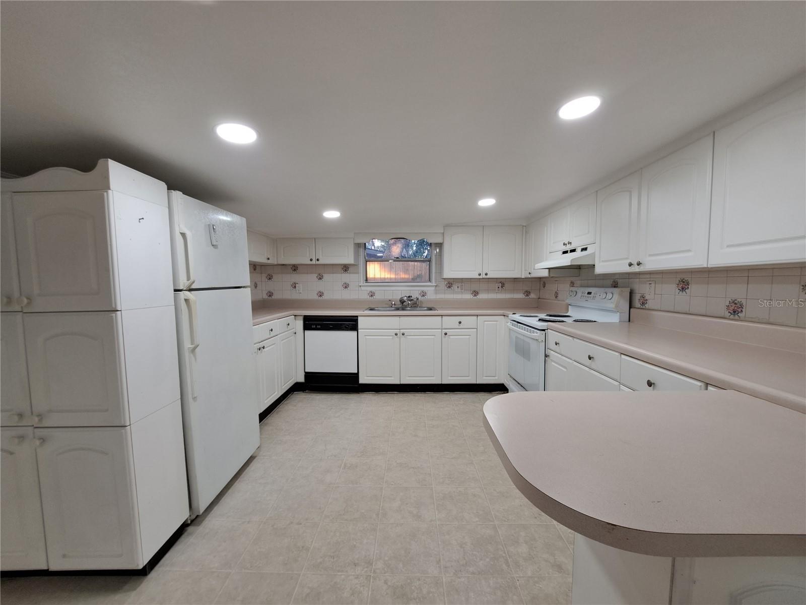 Image 11 of 39 For 1040 65th Street S