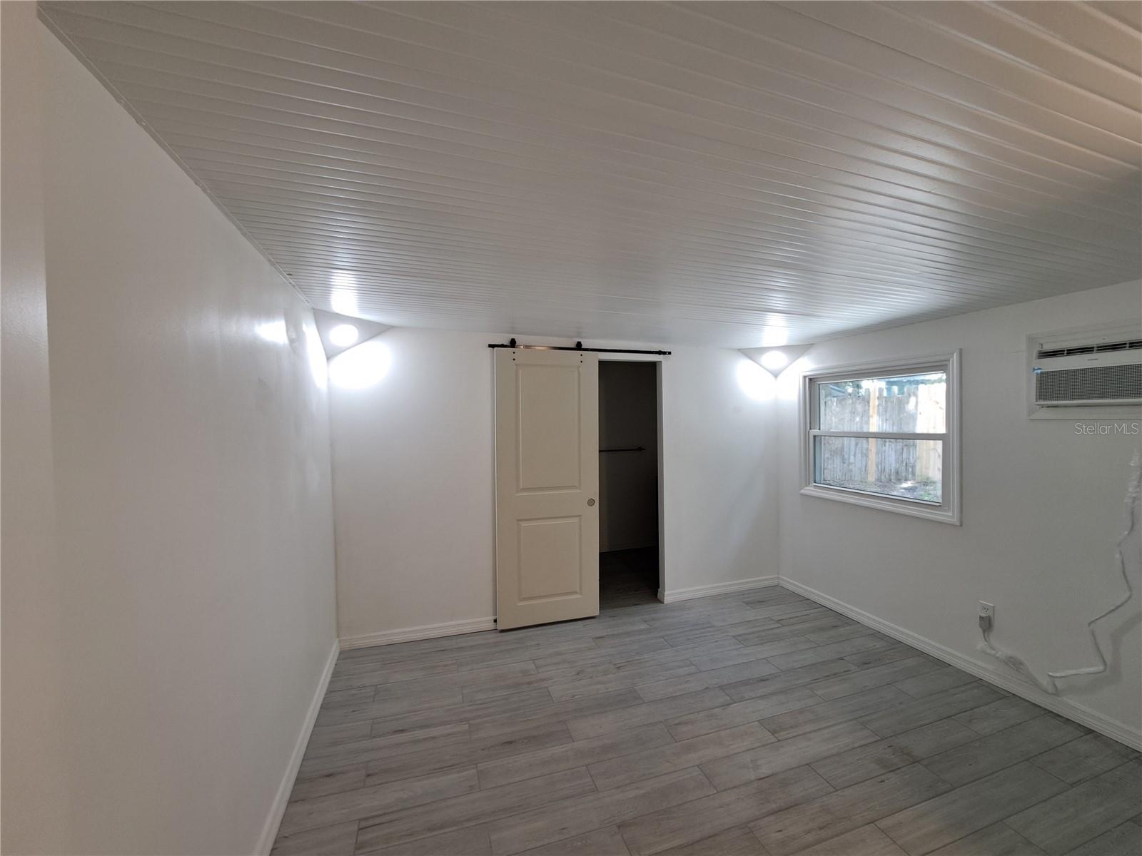 Image 18 of 39 For 1040 65th Street S