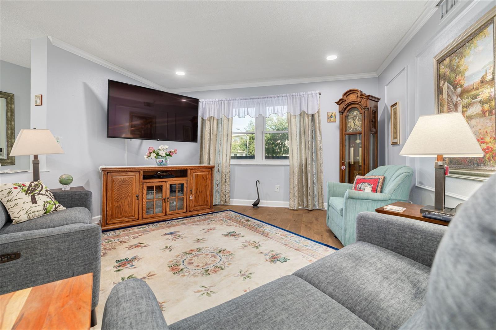 Image 4 of 32 For 8198 Terrace Garden Drive N 202