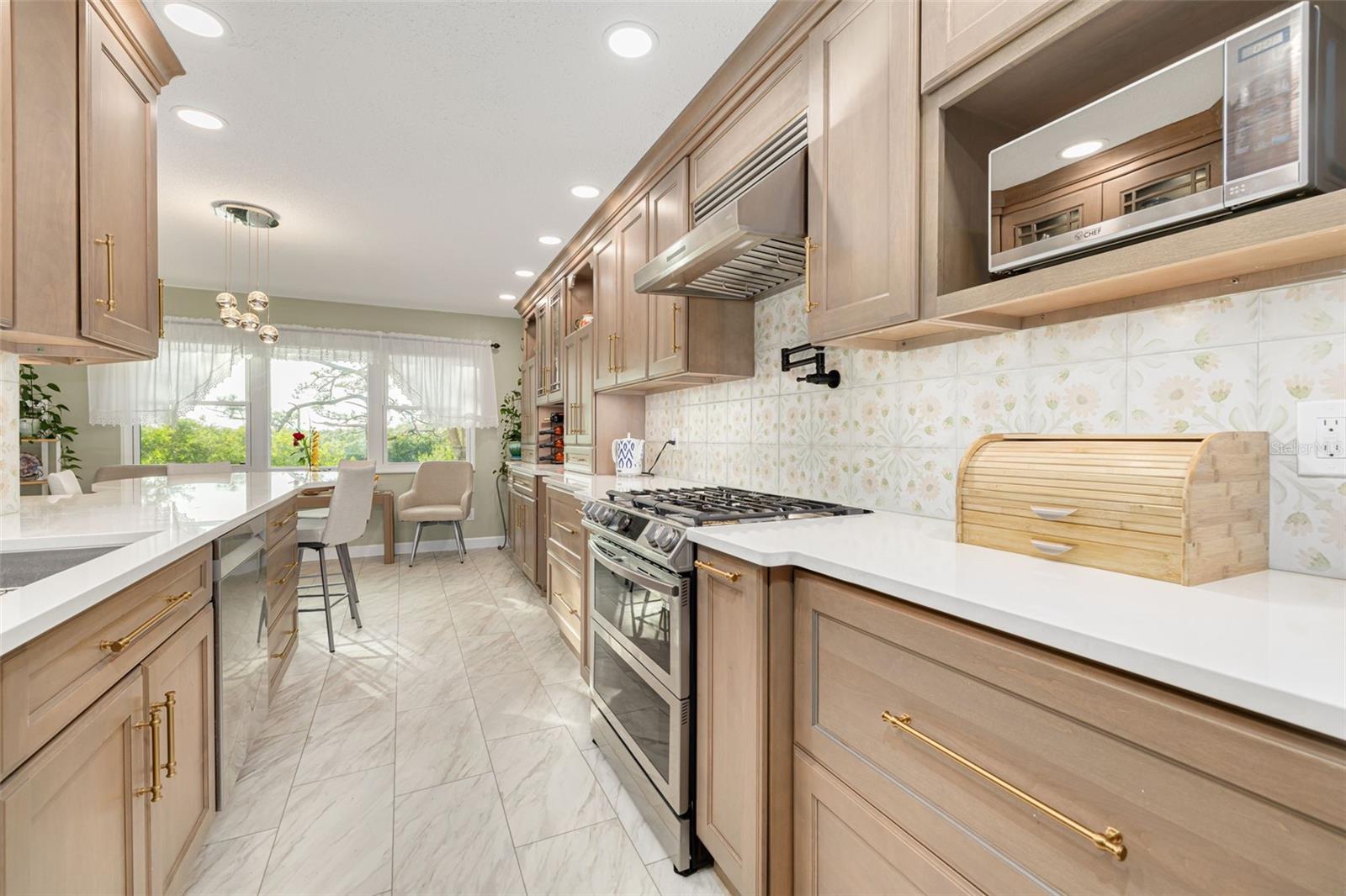 Image 7 of 32 For 8198 Terrace Garden Drive N 202