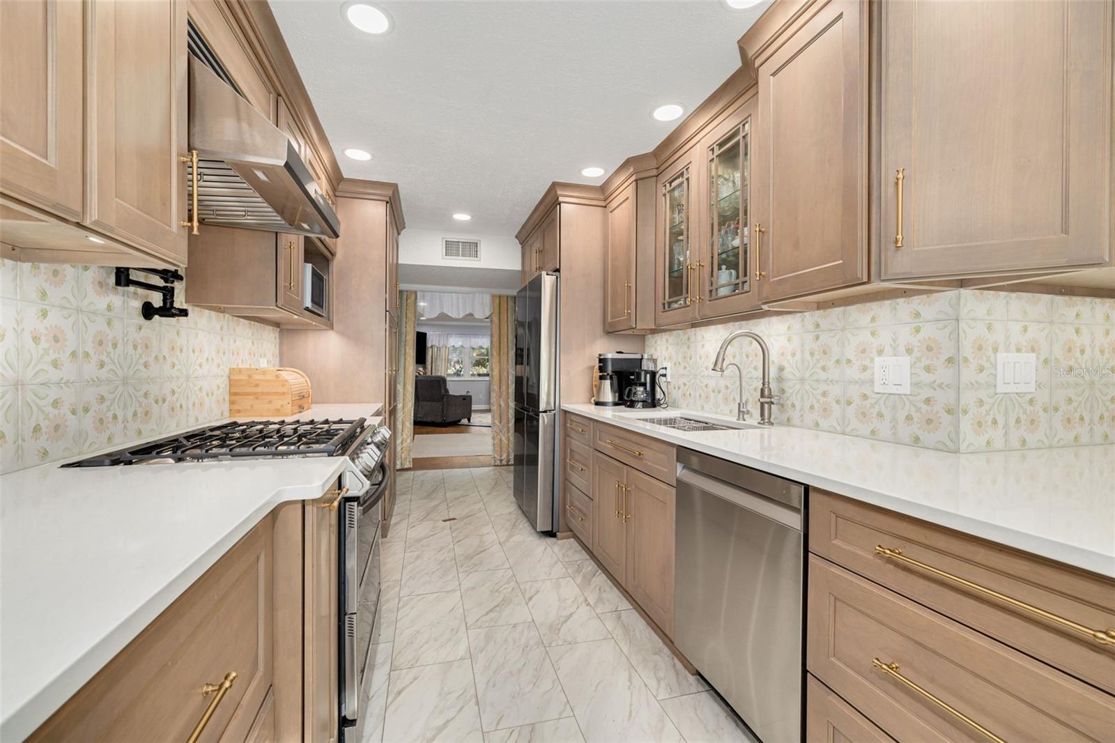 Image 8 of 32 For 8198 Terrace Garden Drive N 202