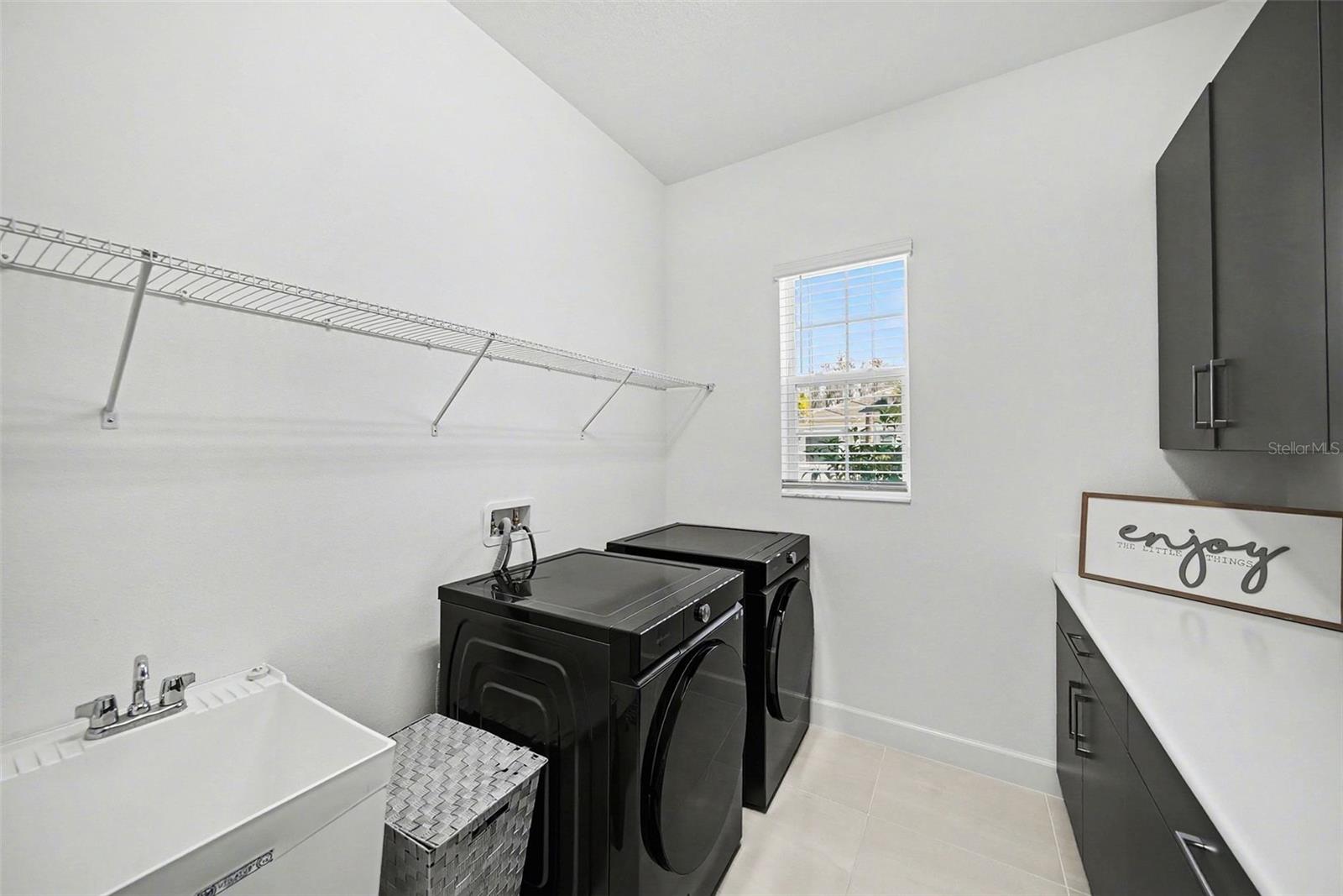 Listing photo id 27 for 3263 Juniper Springs Street