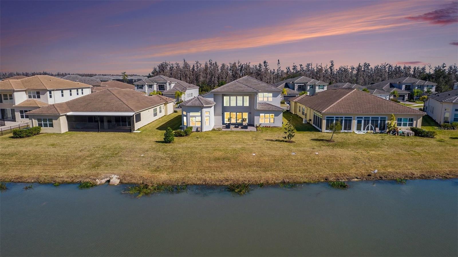 Listing photo id 2 for 3263 Juniper Springs Street