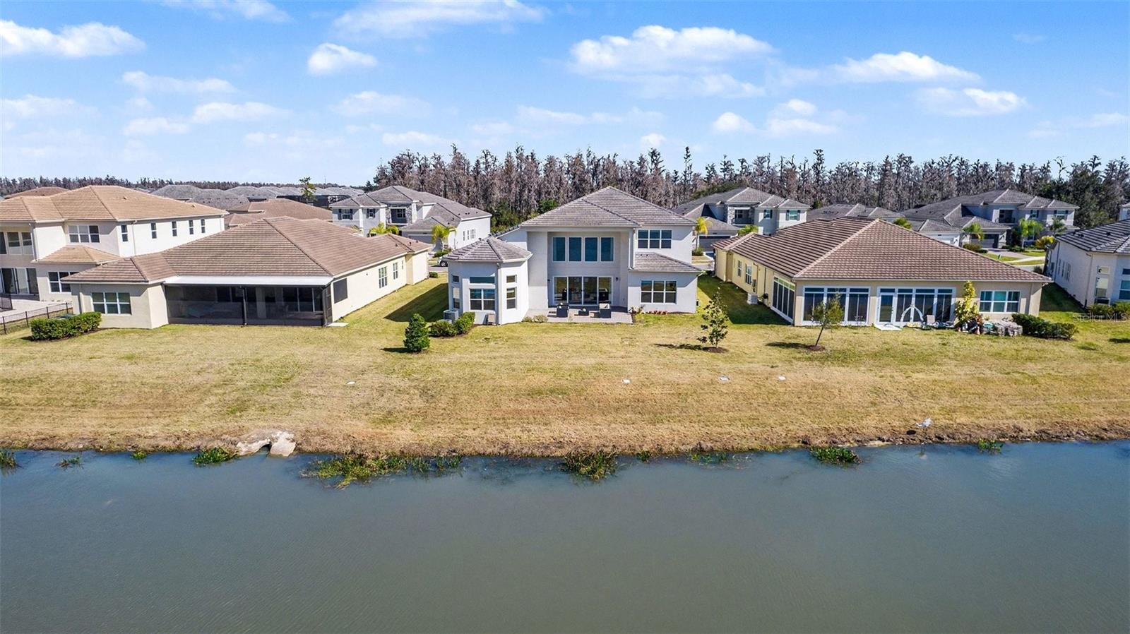 Listing photo id 48 for 3263 Juniper Springs Street