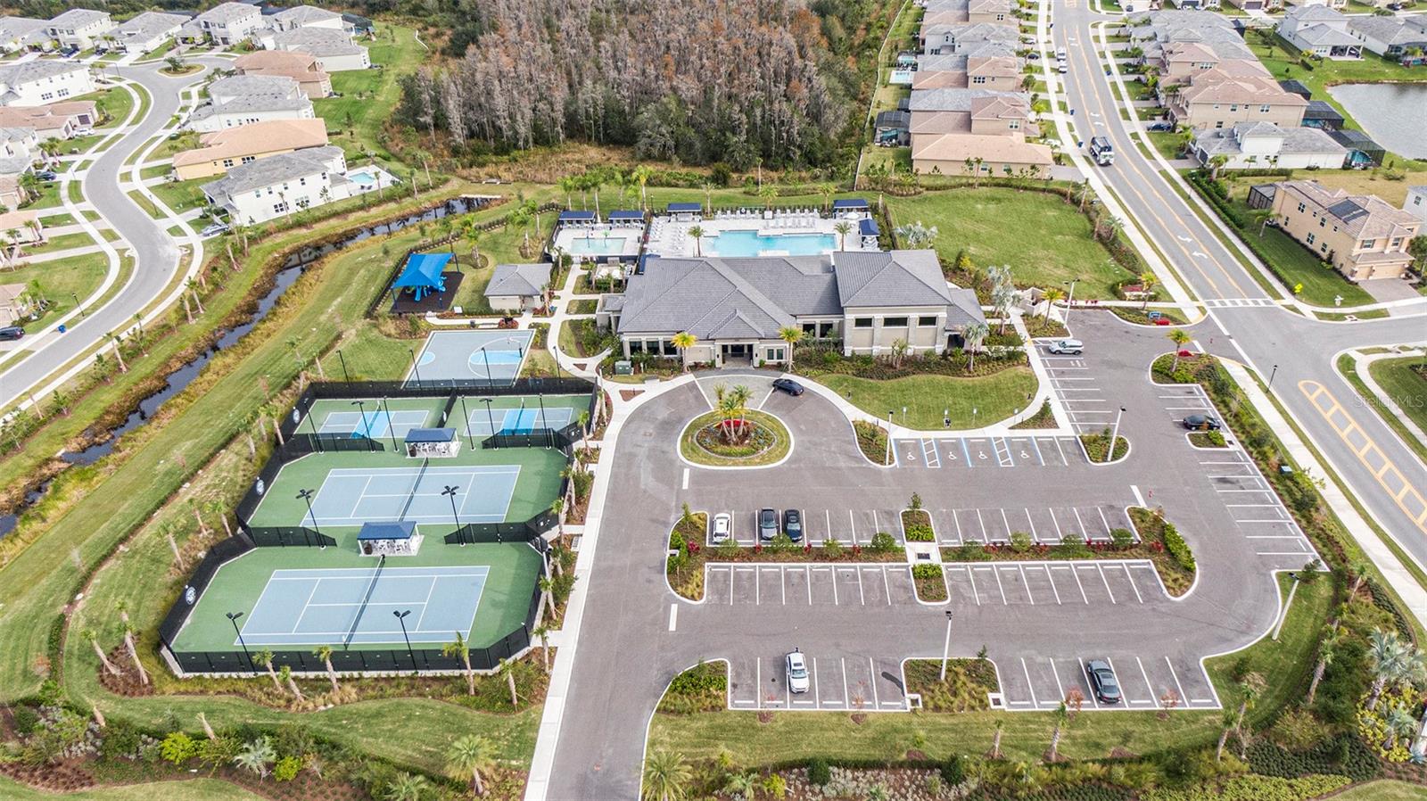 Listing photo id 57 for 3263 Juniper Springs Street