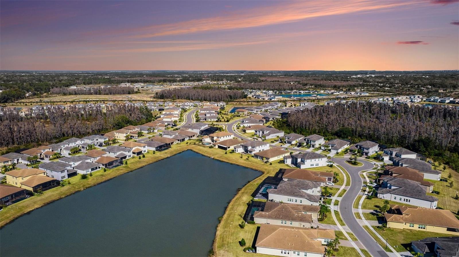 Listing photo id 5 for 3263 Juniper Springs Street