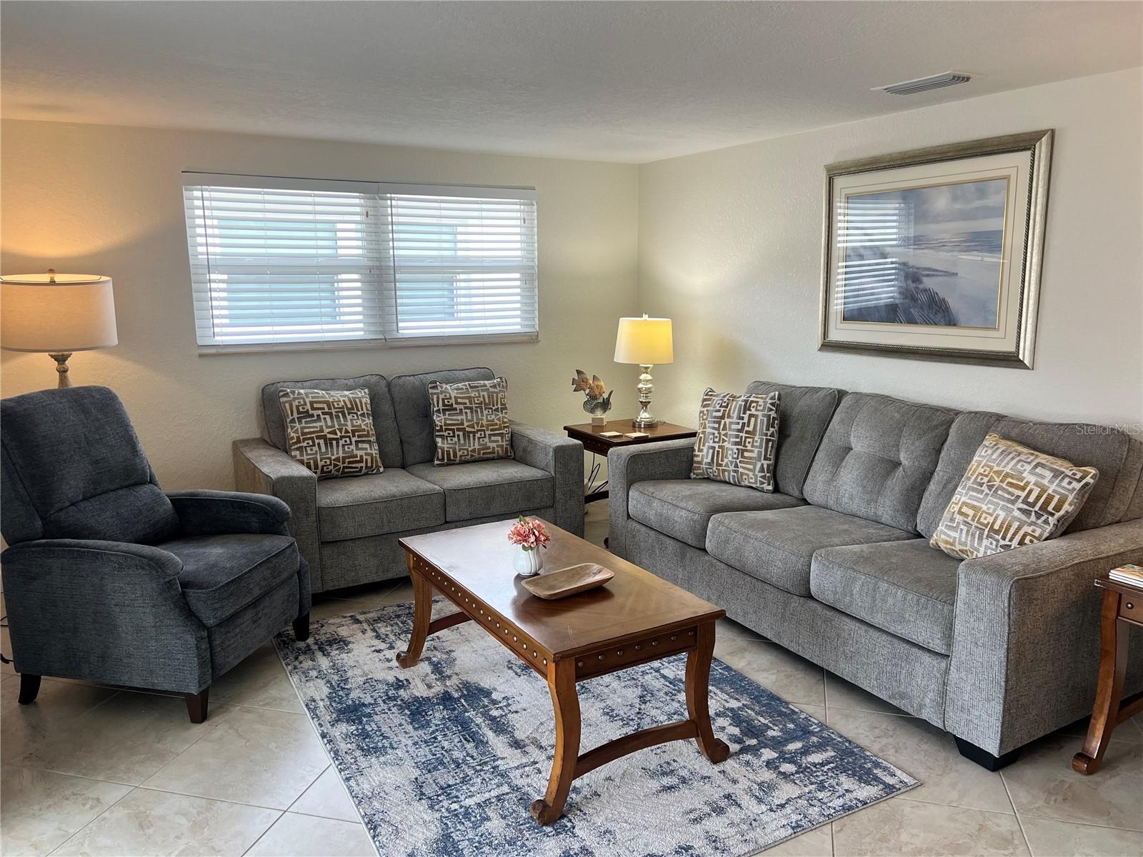 Image 4 of 15 For 6154 Midnight Pass Road B07