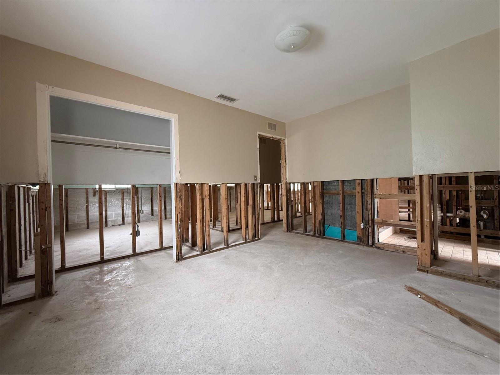 Image 8 of 14 For 1015 Boca Ciega Isle Drive