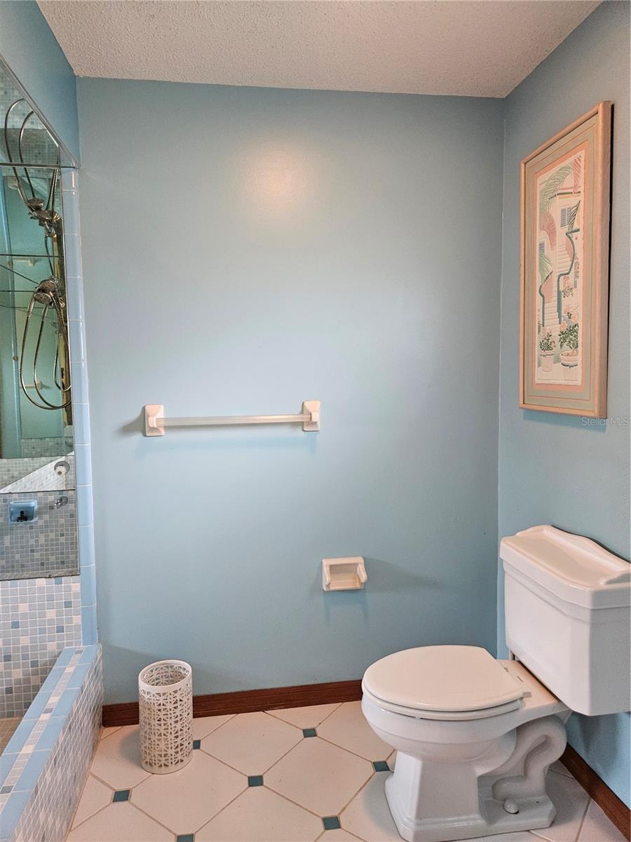 Image 32 of 33 For 2014 View Drive