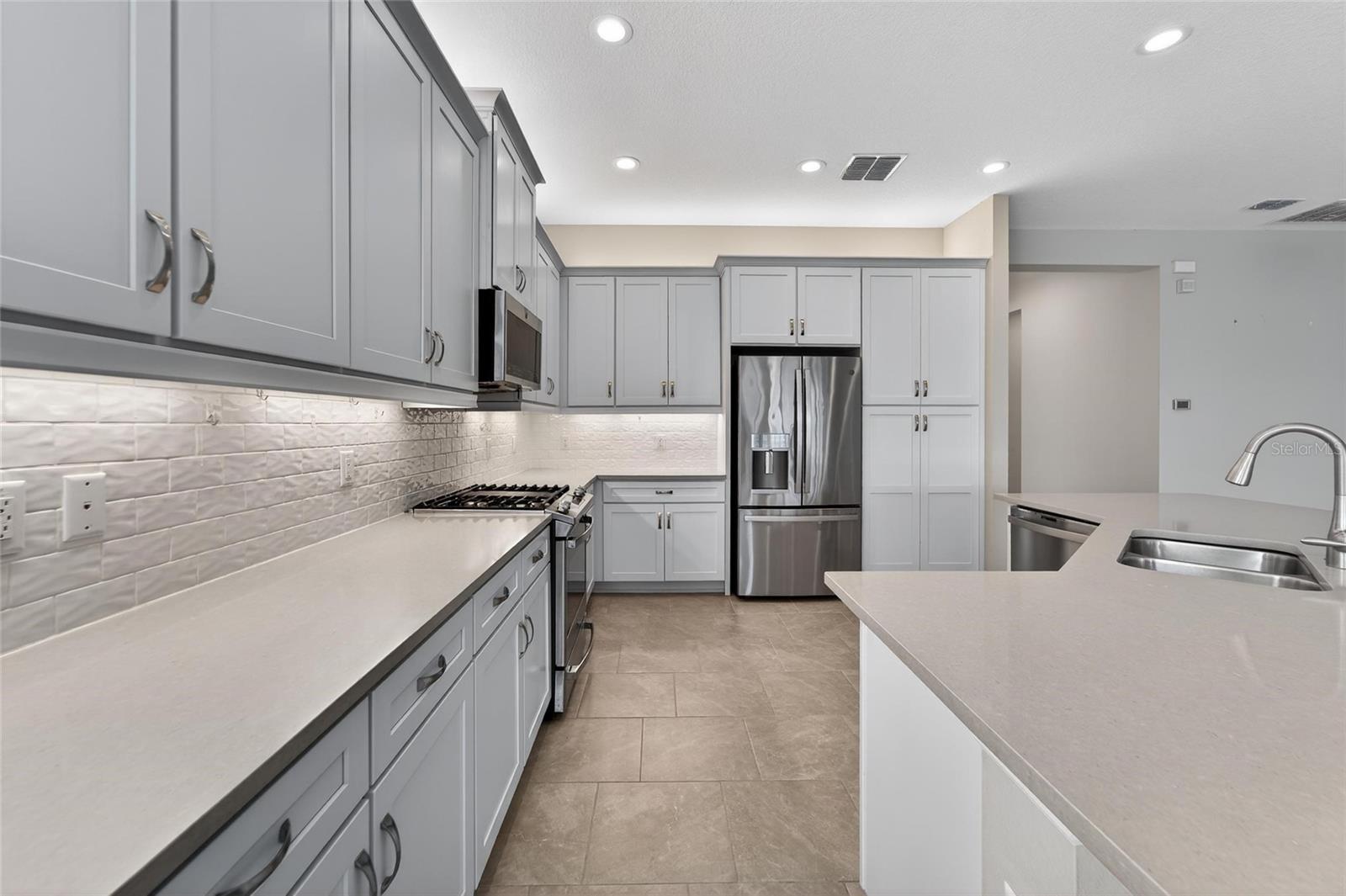 Image 13 of 79 For 15512 Corona Del Mar Drive